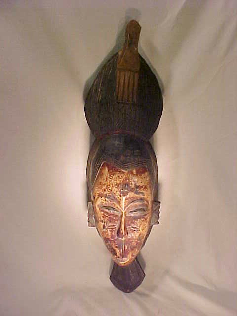 AFRICAN CARVED WOODEN MASK - 