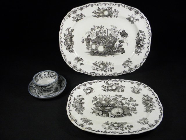 ASSORTED EARLY ENGLISH BLACK TRANSFERWARE: 4 PCS: Lot of four pieces of assorted English black transferware. Includes a 13.5" wide Mason's Ironstone "Fruit Basket" tray, an 11.25" wide Mason's Ironstone "Fruit Basket" tray, and an early transferware 