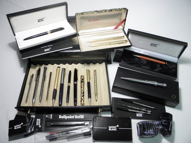 COLLECTION OF ASSORTED PENS: MONTBLANC, PARKER, ET: Collection of assorted pens. Includes ball point, fountain, and mechanical pencils. Includes a sterling silver Ever-Sharp mechanical pencil, a gold tone mechanical pencil, a small silver tone golfer's