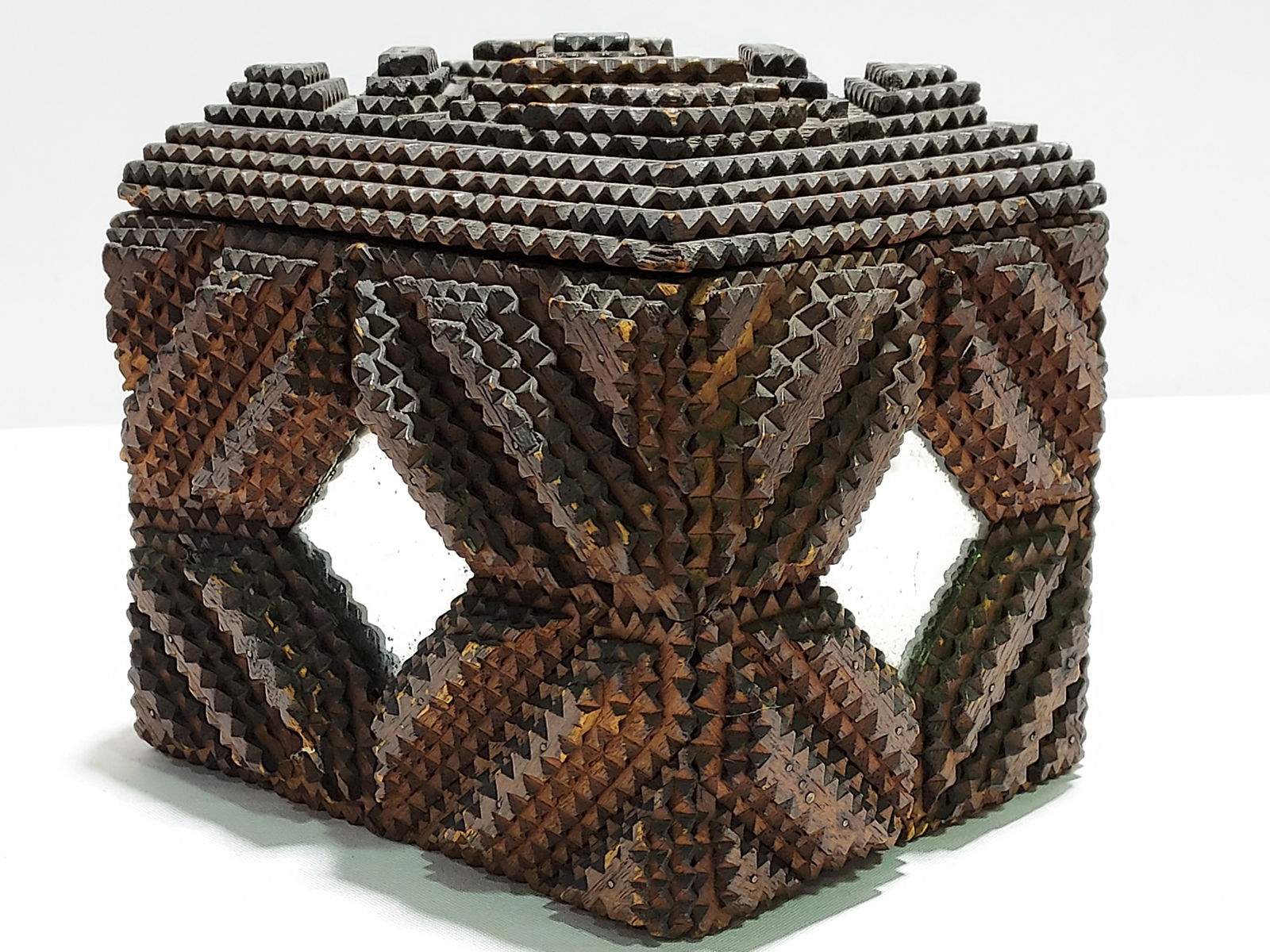 19TH C TRAMP ART DIAMOND & MIRROR BOX (1 of 12)