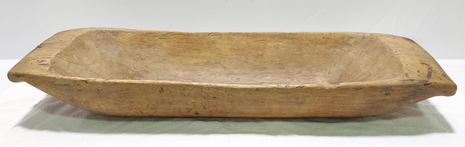 LARGE ANTIQUE 19TH CENTURY WOODEN TRENCHER (1 of 8)