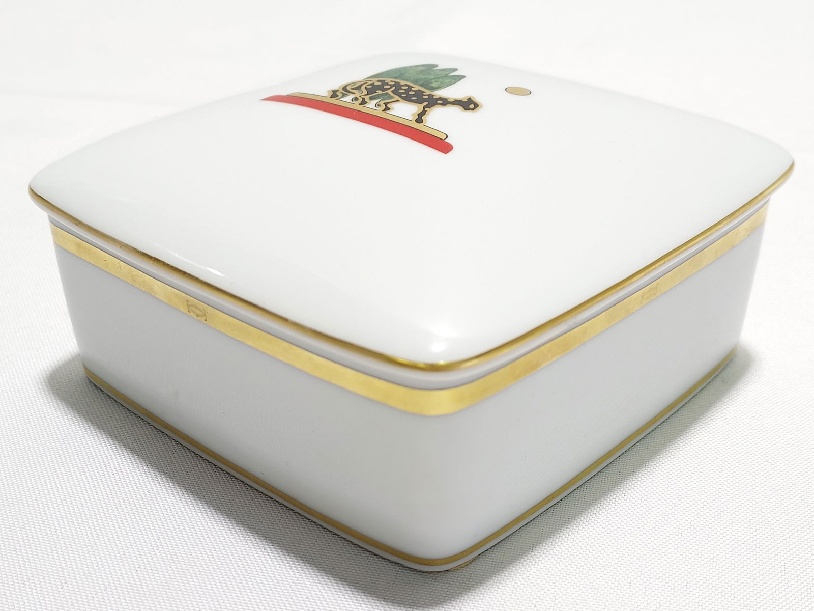 CARTIER LIMOGES PORCELAIN TRINKET BOX W/ PANTHER (1 of 10)