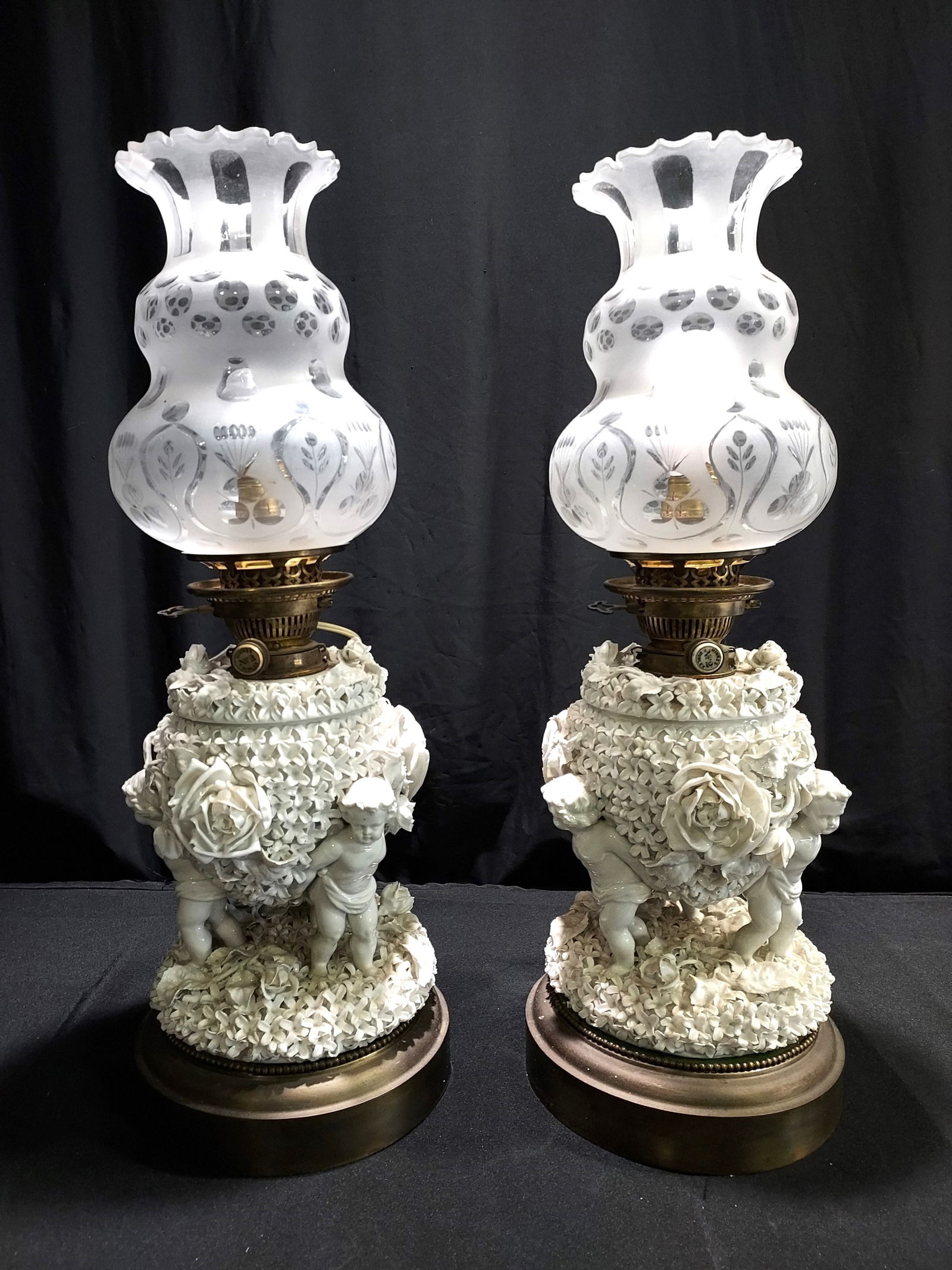 PR ANTIQUE GERMAN BLANC DE CHINE PUTTI LAMPS (1 of 17)