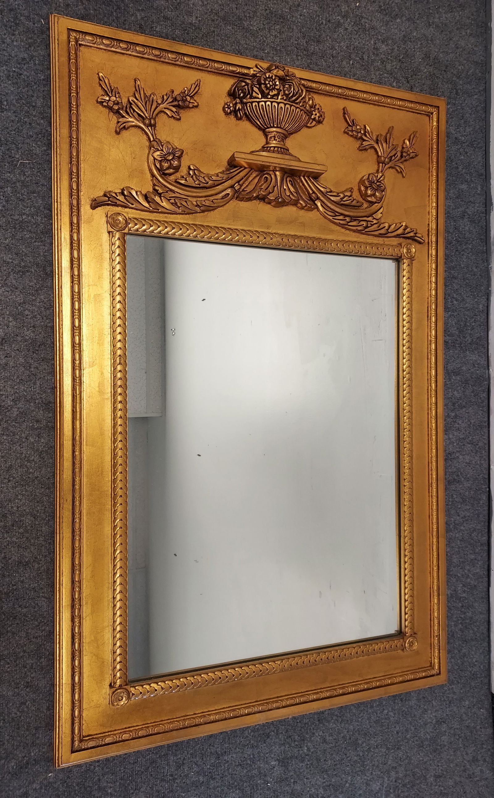 VINTAGE NEOCLASSICAL STYLE GOLD TONE WALL MIRROR (1 of 8)