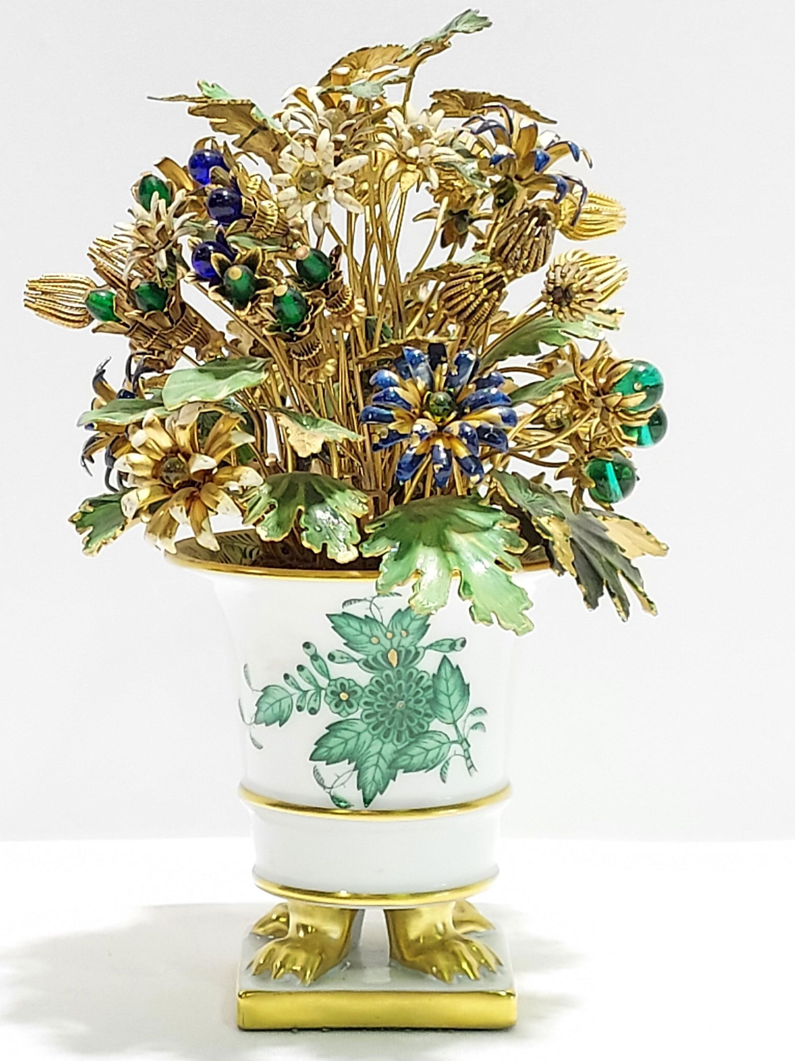 JANE HUTCHESON "FLEURS DES SIECLES" IN HEREND POT (1 of 8)