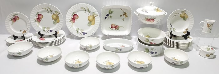 35 PC. MIKASA MAXIMA "BELLE TERRA" DINNERWARE