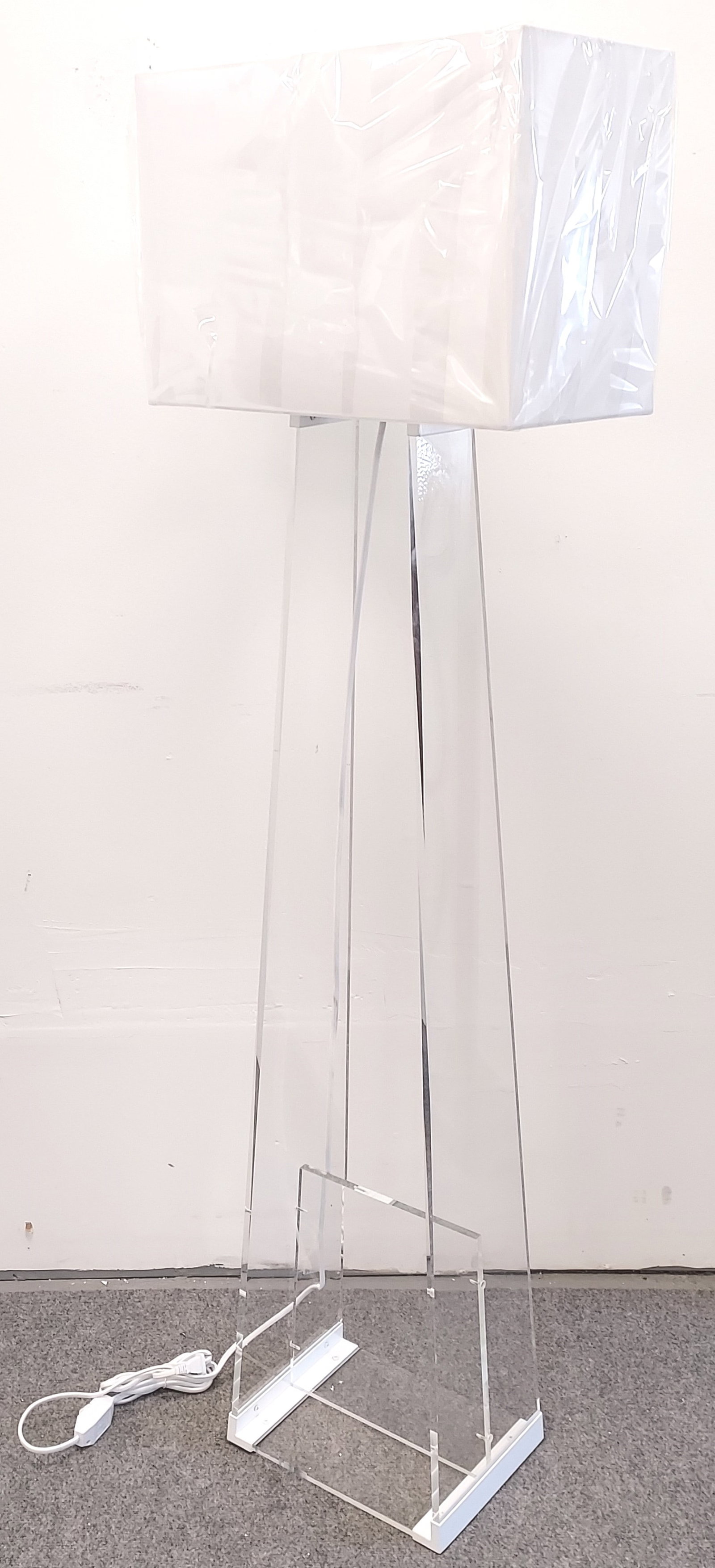 MODERN LIVEX ACRYLIC FLOOR LAMP (1 of 9)