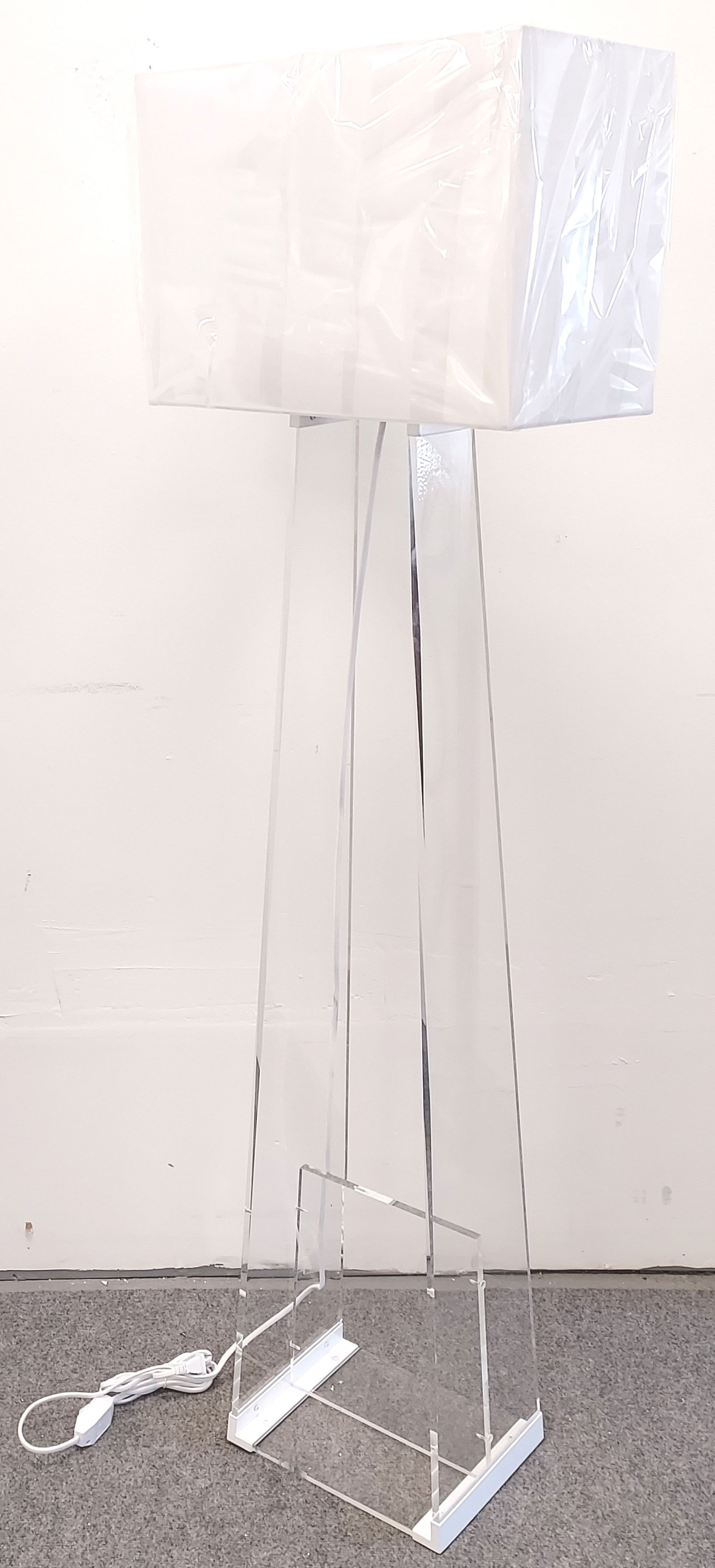 MODERN LIVEX ACRYLIC FLOOR LAMP (1 of 9)