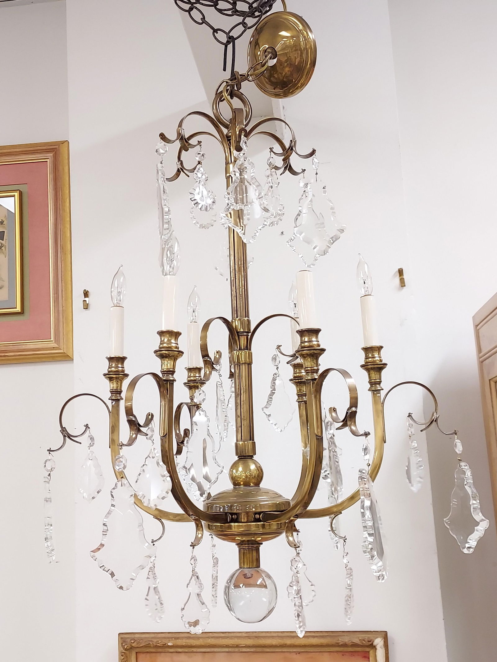 BRASS AND CRYSTAL 6 LIGHT CHANDELIER: (1 of 6)