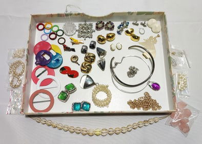 COSTUME AND SILVER JEWELRY LOT SIGNED AND UNSIGNED