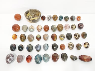 COLLECTION MINERAL & CRYSTAL CARVED STONE EGGS