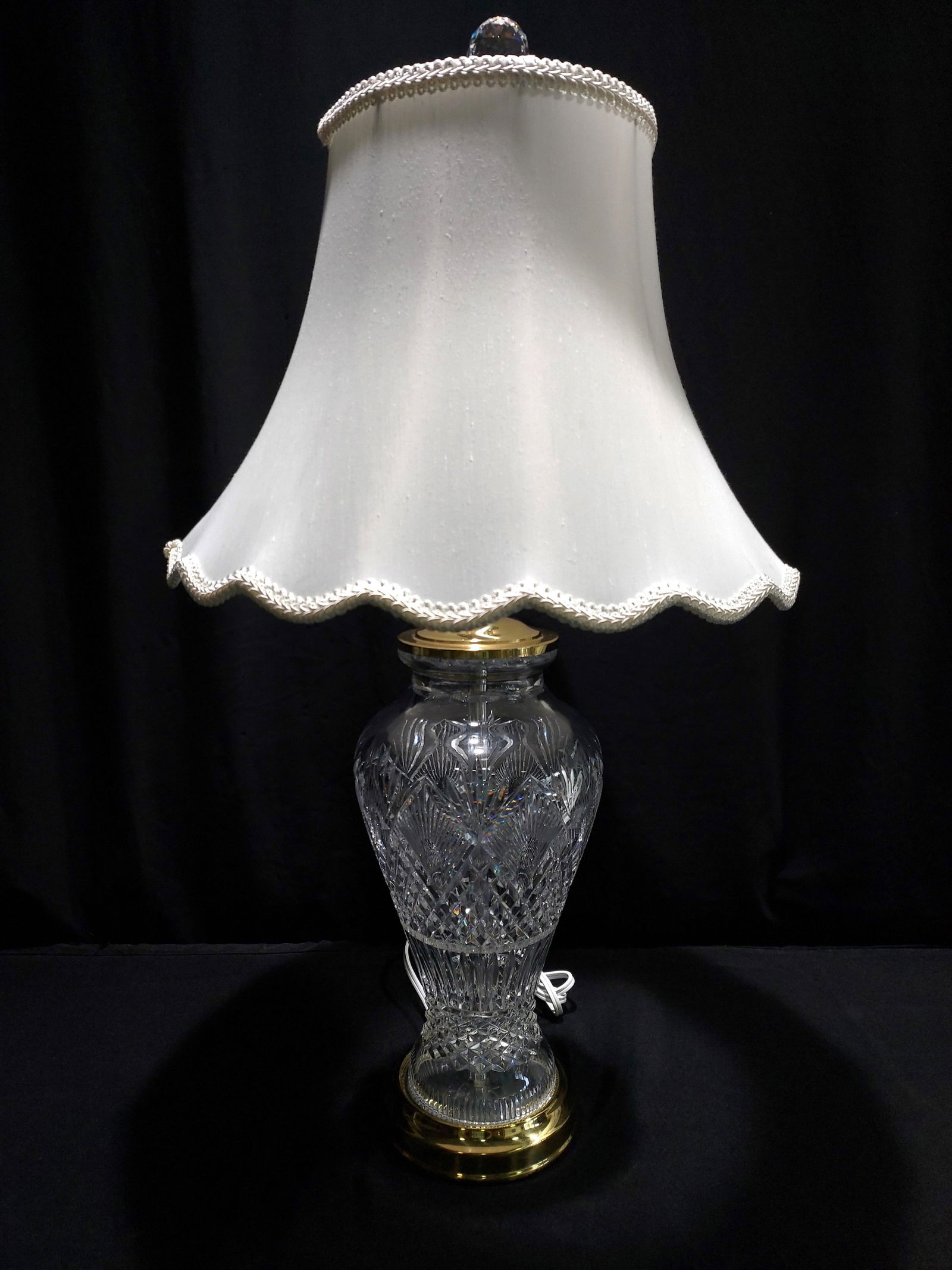 WATERFORD CRYSTAL & BRASS TABLE LAMP (1 of 8)