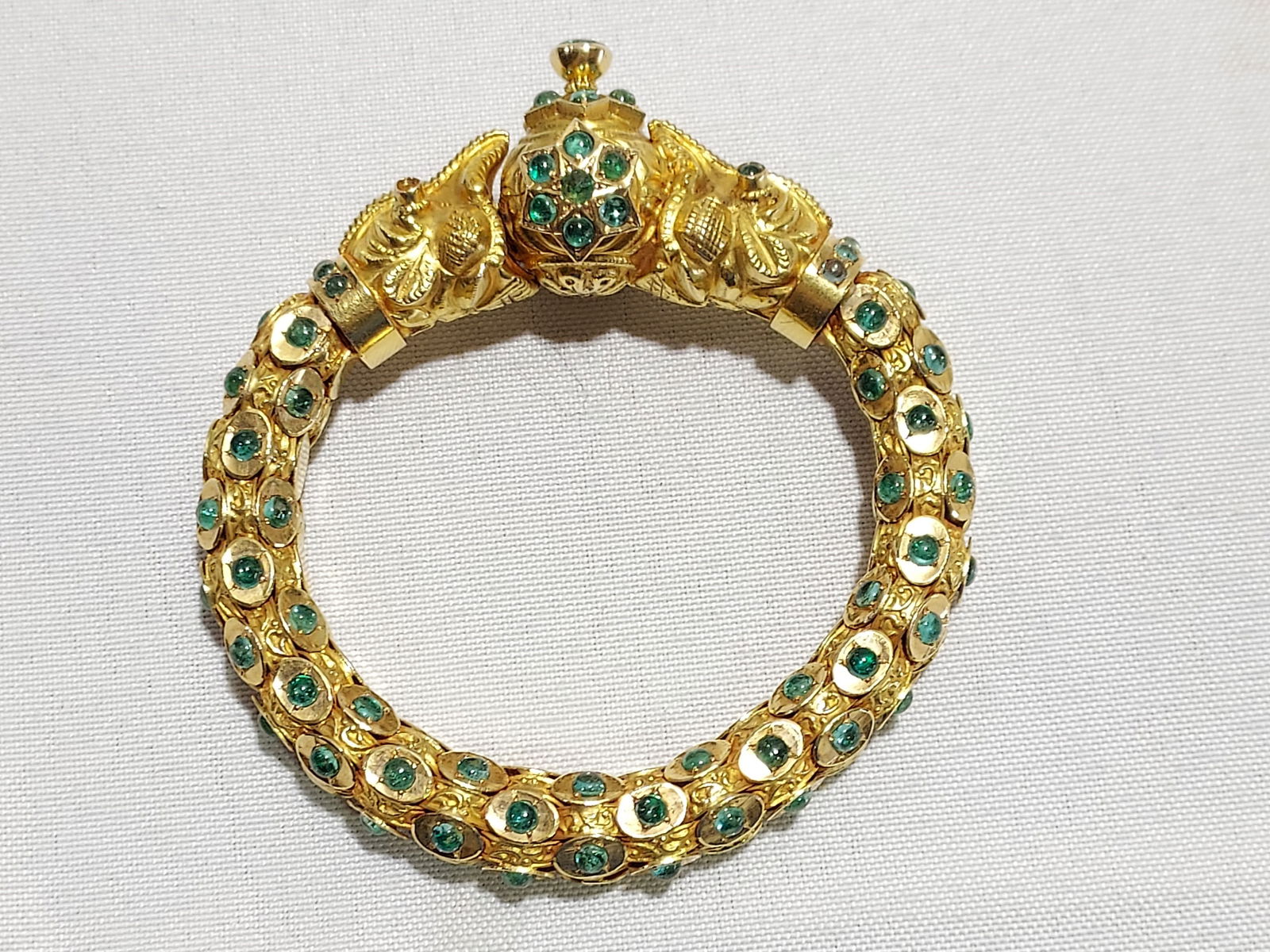 21k GOLD & EMERALD ARTICULATED ELEPHANT BRACELET (1 of 14)