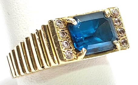 14k YELLOW GOLD, TOPAZ & DIAMOND RING