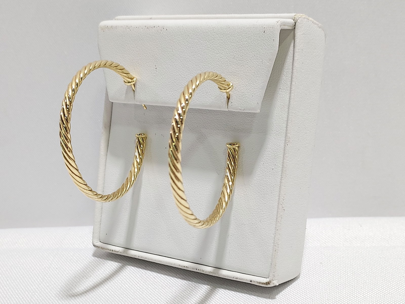 DAVID YURMAN CABLESPIRA 18K YELLOW GOLD HOOPS (1 of 6)