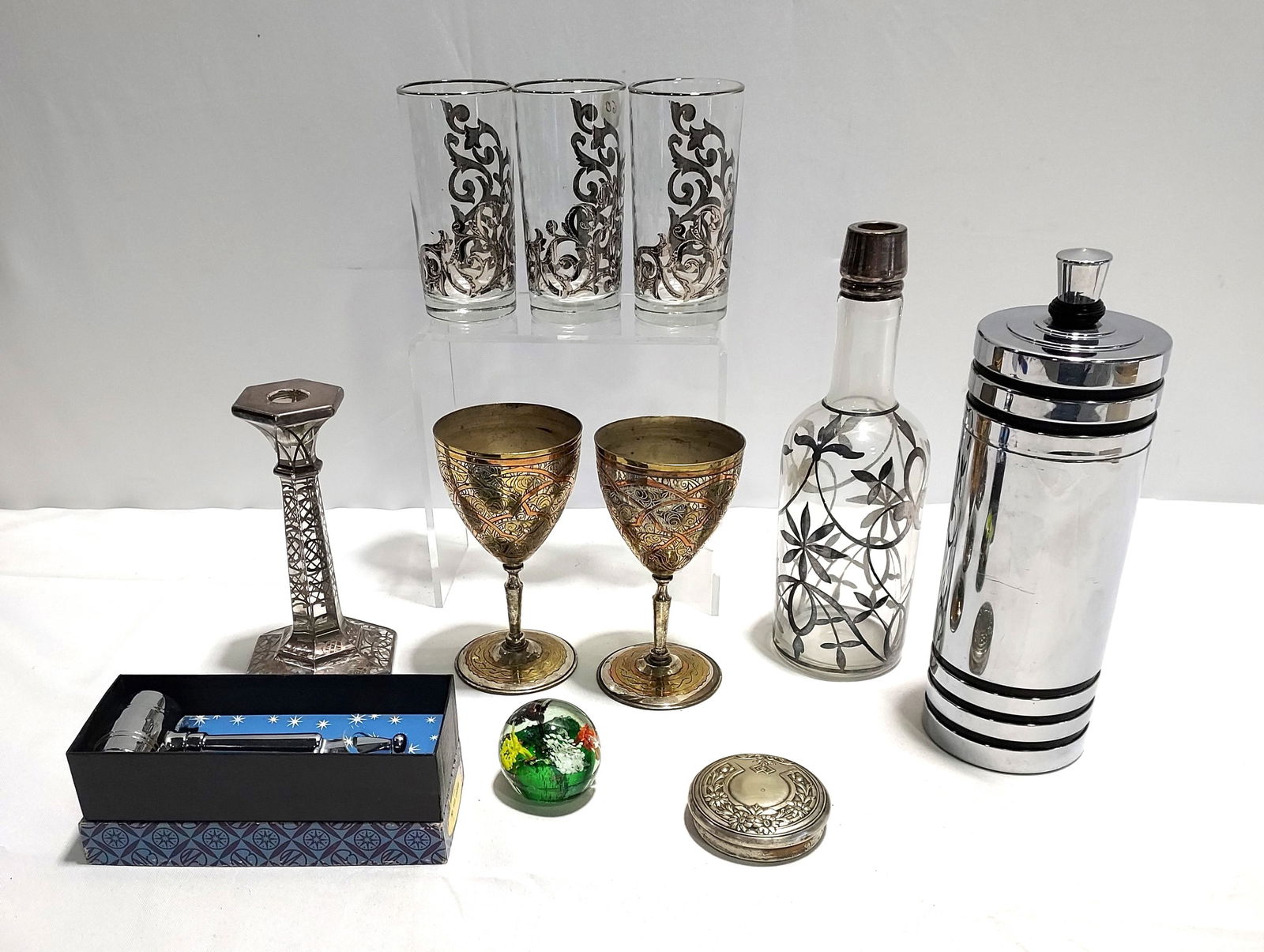 SMALL ESTATE LOT: SILVER DEPOSIT, METALWARE, ETC. (1 of 8)