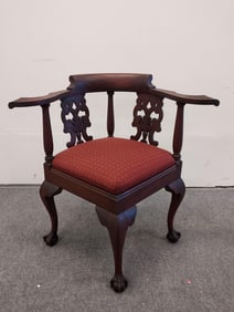 ANTIQUE CARVED MAHOGANY CORNER CHAIR