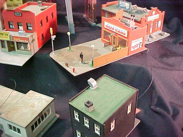 BOX VINTAGE TRAIN SET ACCESSORIES - 2