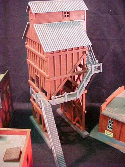 BOX VINTAGE TRAIN SET ACCESSORIES - 4