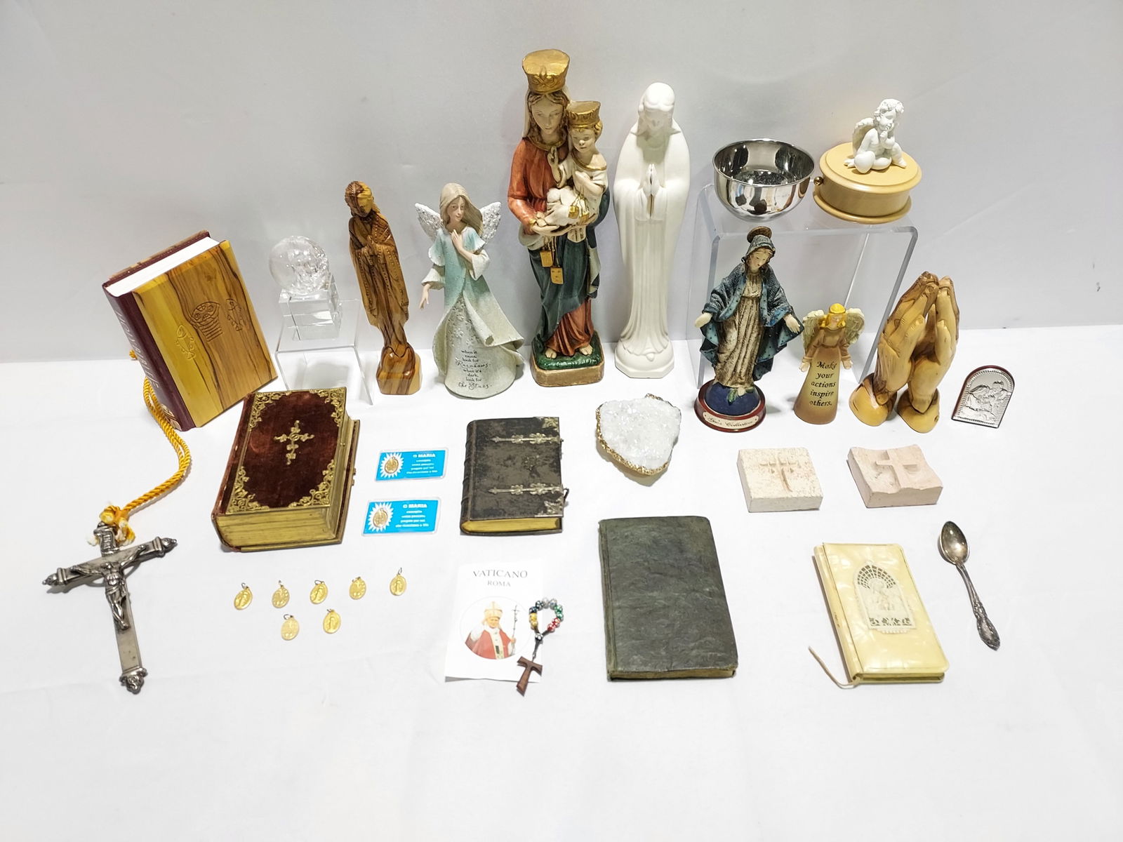 H483 Lot Prayer books Mini Icon Angels, Crucifix e (1 of 16)