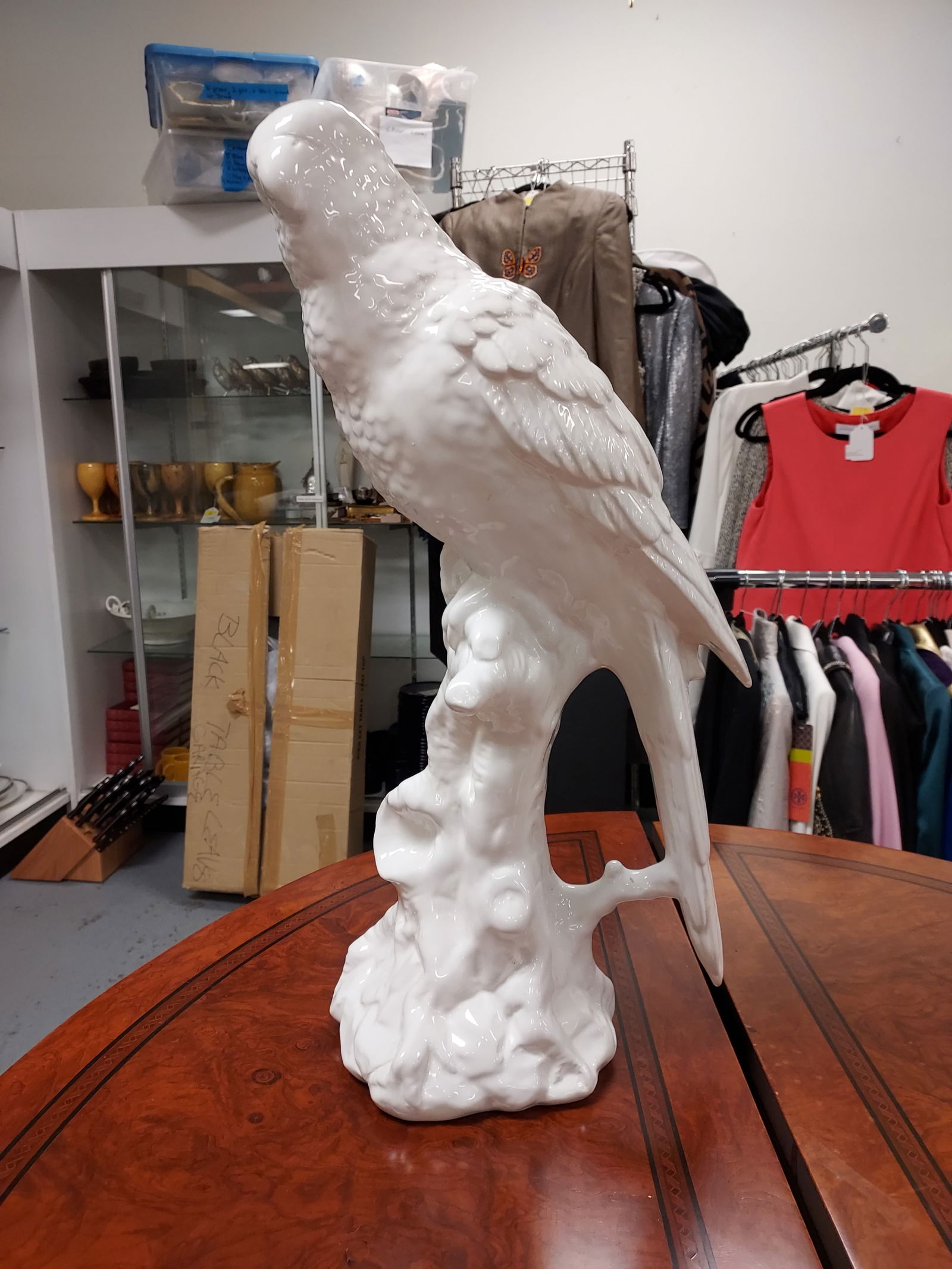 H1343 White Ceramic Parrot Statue 20" (1 of 4)