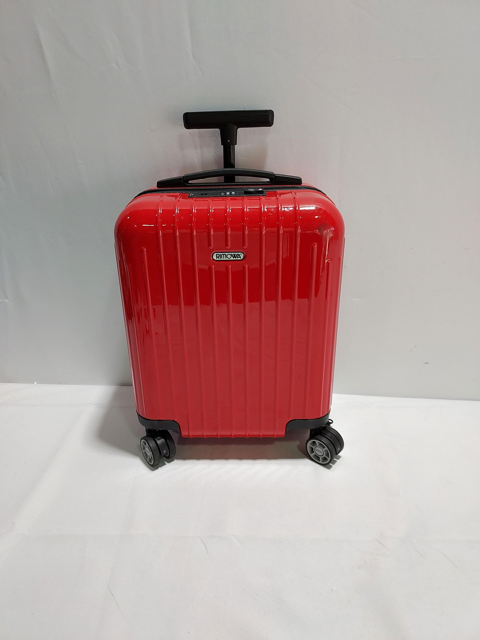 H2034 Rimowa "Salsa Air" red hard shell suitcase (1 of 8)