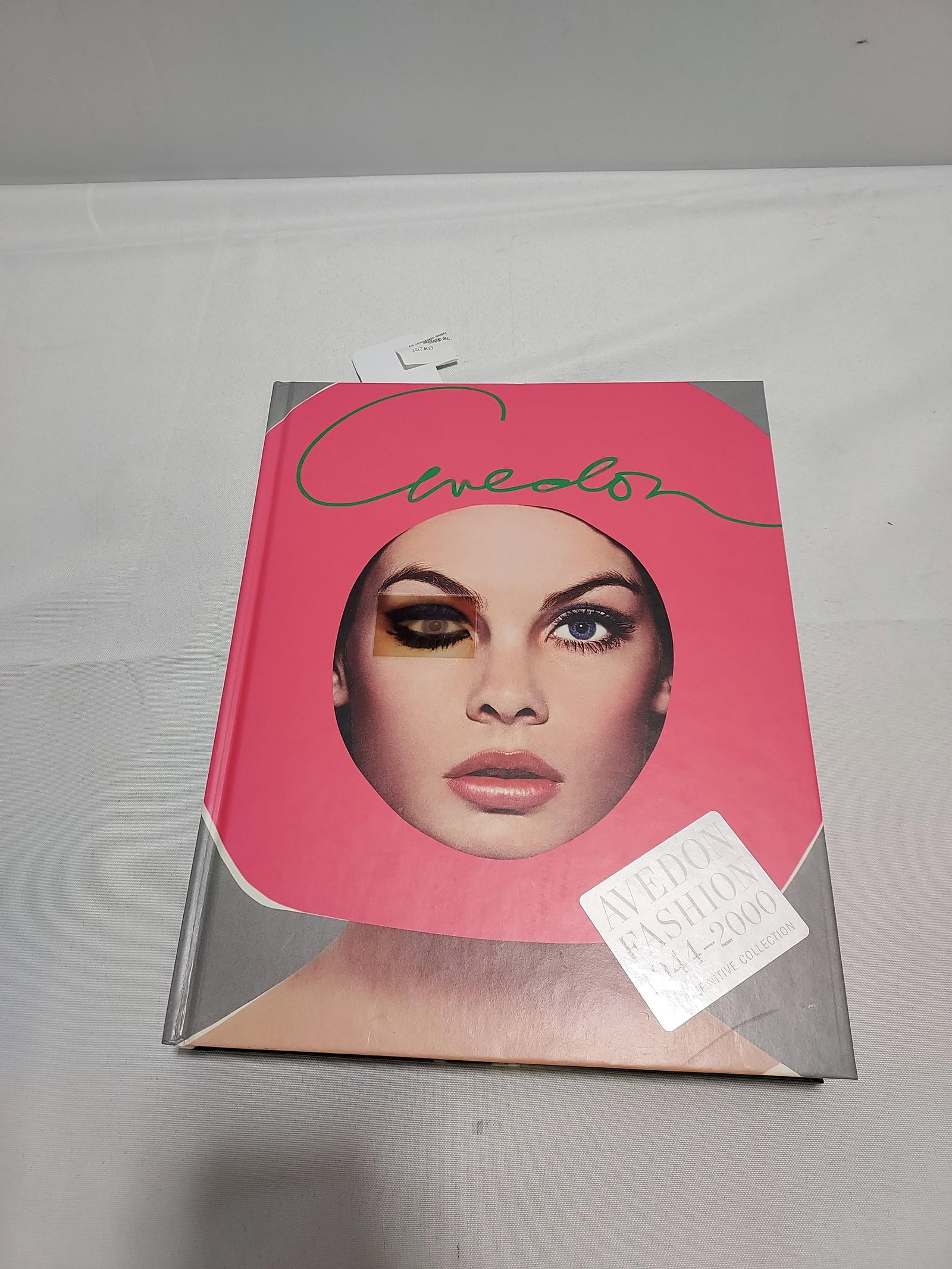 H1561 Avedon Fashion 1944-2000' 'The definitive: Avedon Fashion 1944-2000' 'The definitive collection' by Carol Squiers and Vince Aletti. Published by Abrams, New York. Personalized with an inscription on the interior. 13 x 12 x 2.