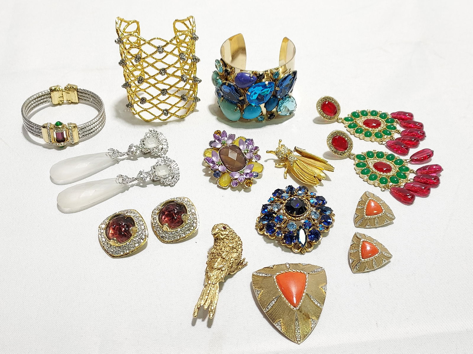 H585 Signed costume jewelry 12 pcs (1 of 20)
