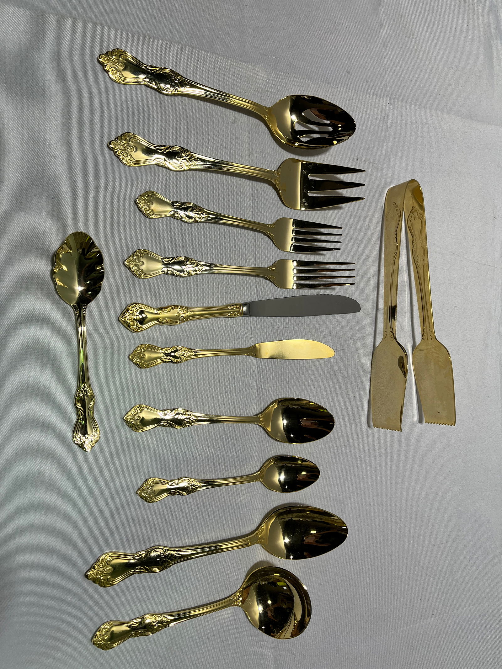 H2045 Reed Barton Select Gold Tone Flatware 329pc (1 of 7)