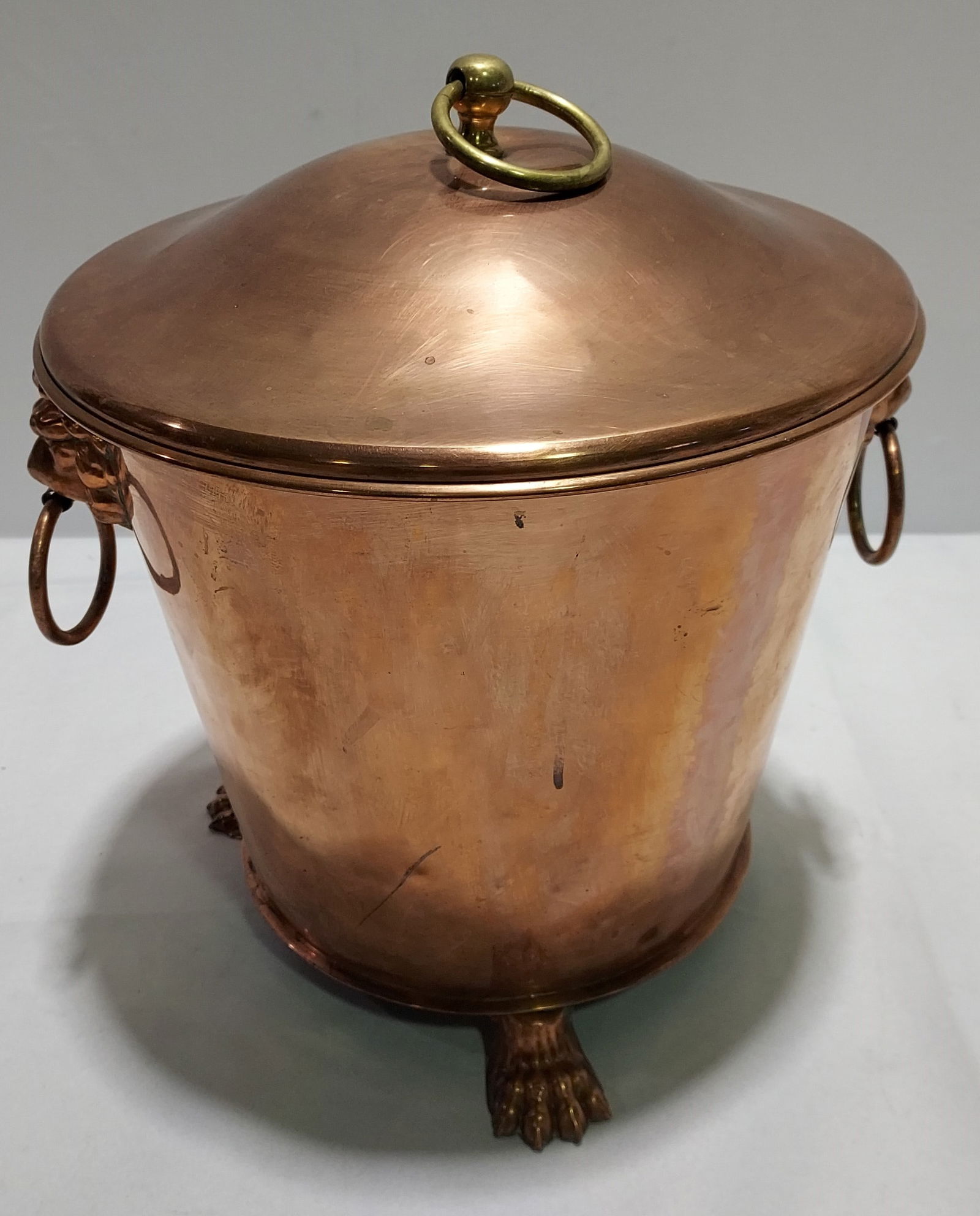 H153 Footed Copper Pot with Lion Handles (1 of 10)