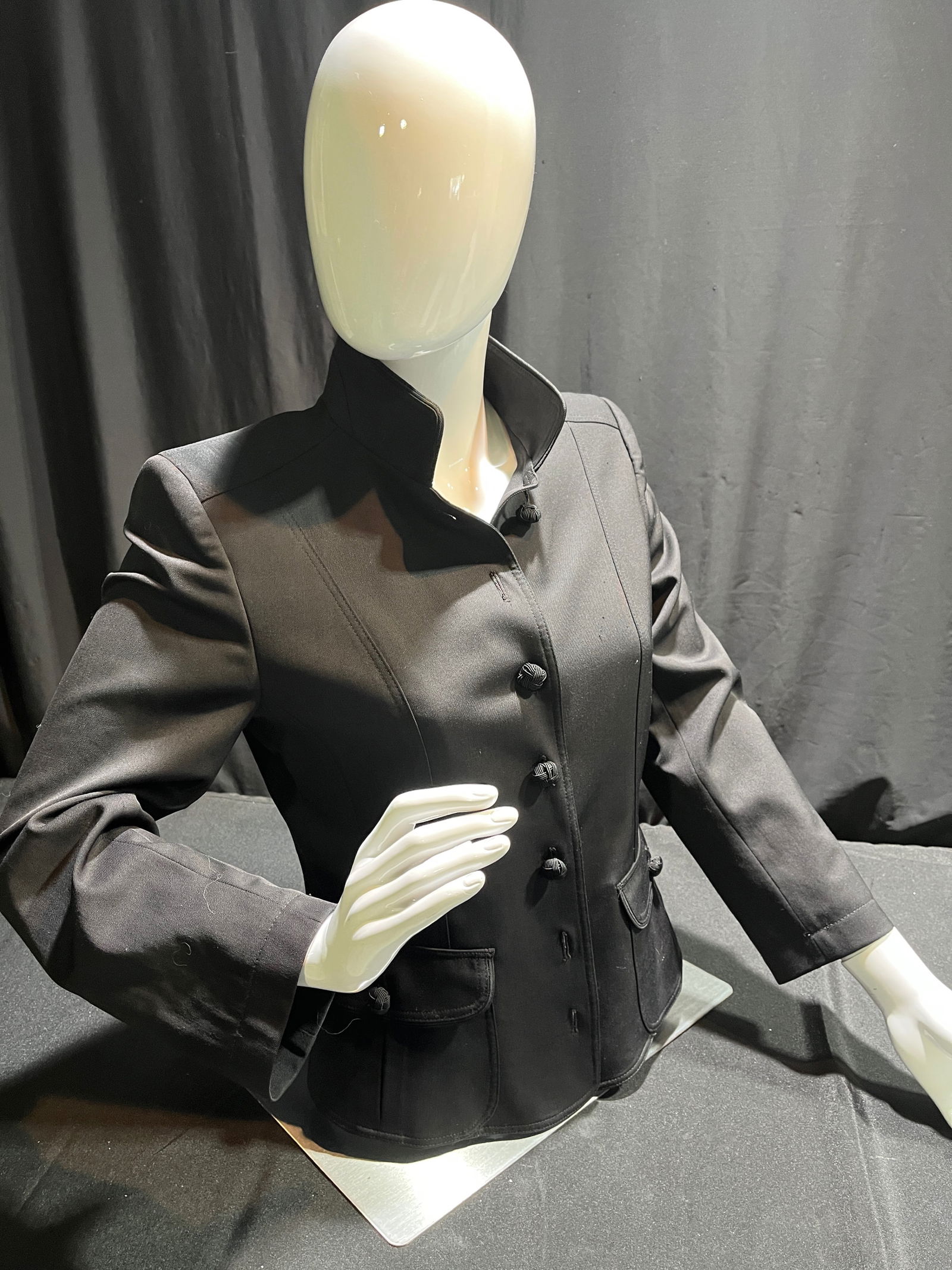 H1024 Burberry black short jacket (1 of 8)