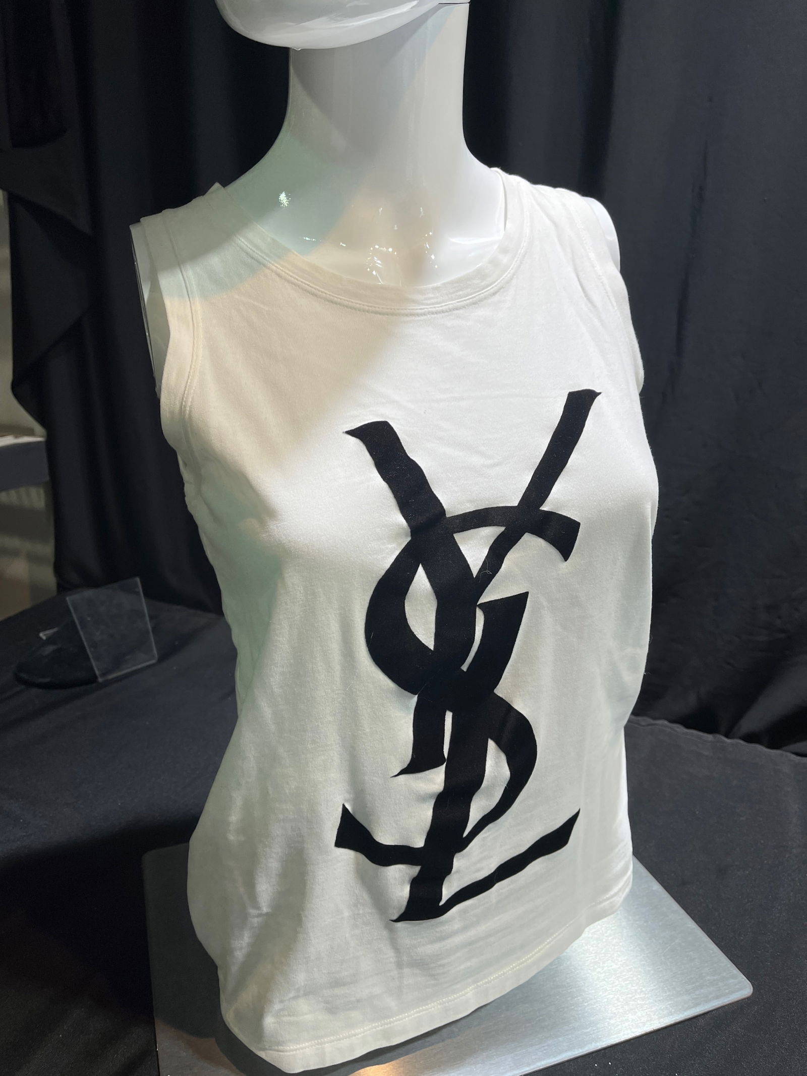 H873 Yves Saint Laurent white sleeveless tank (1 of 2)