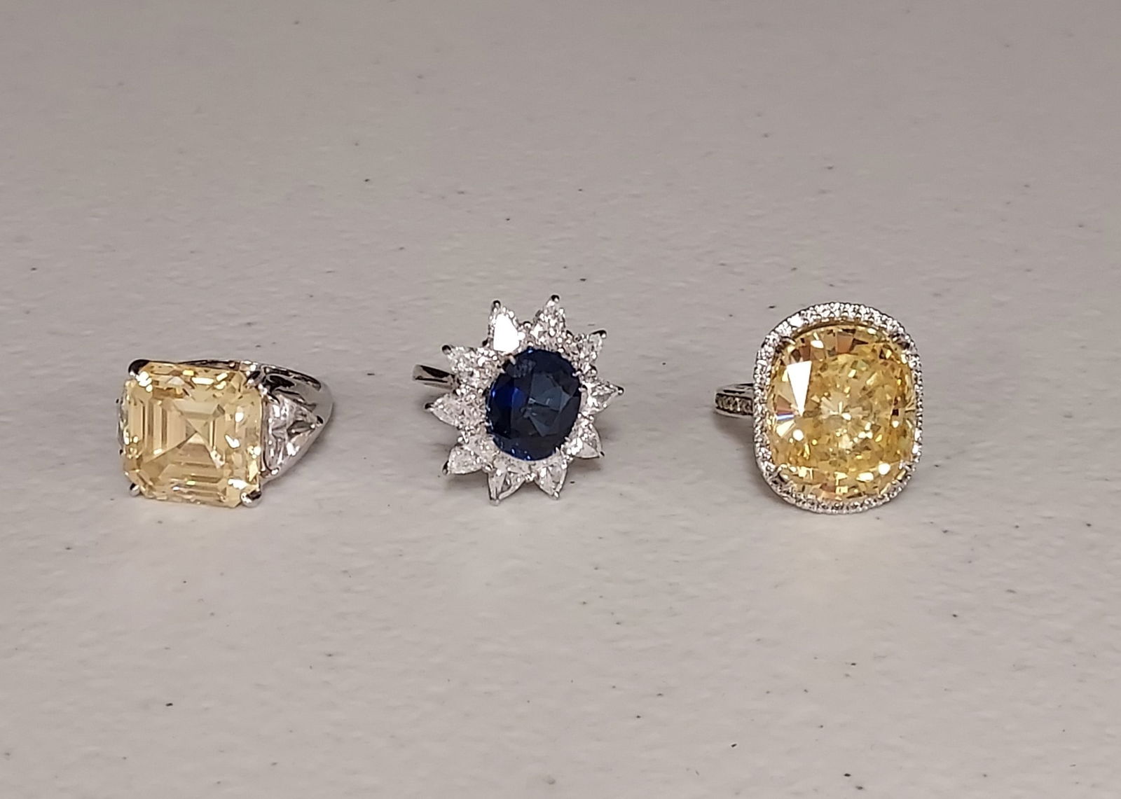 HJ193 Three silver rings with yellow & blue stones (1 of 12)