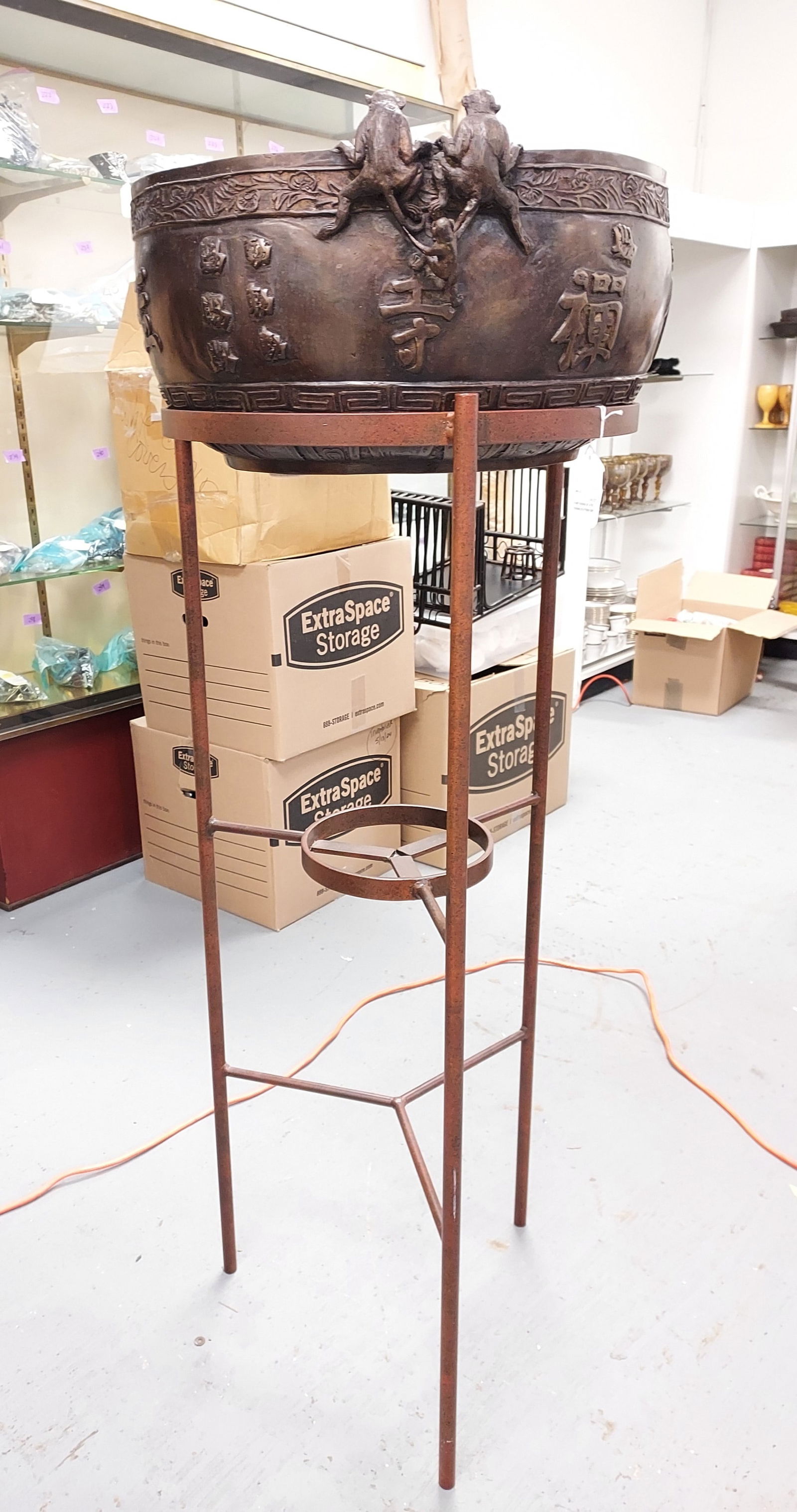 H181 Chinese bronze planter with monkeys on a Pot (1 of 10)