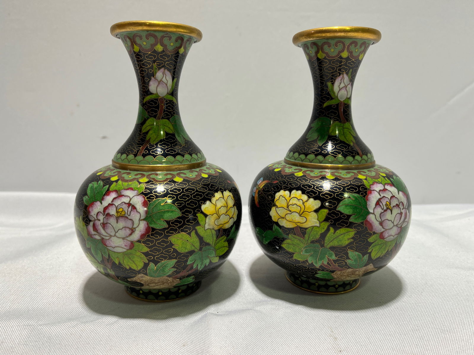 H268 Pair Small Chinese Cloisonne vases (1 of 5)