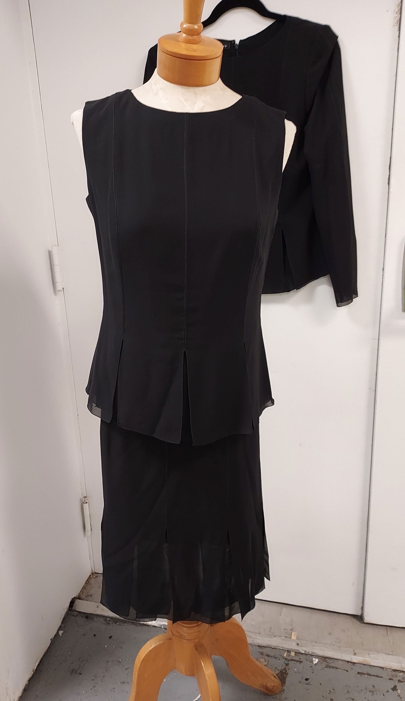 H887 Three pieces Akris silk ensemble (1 of 8)