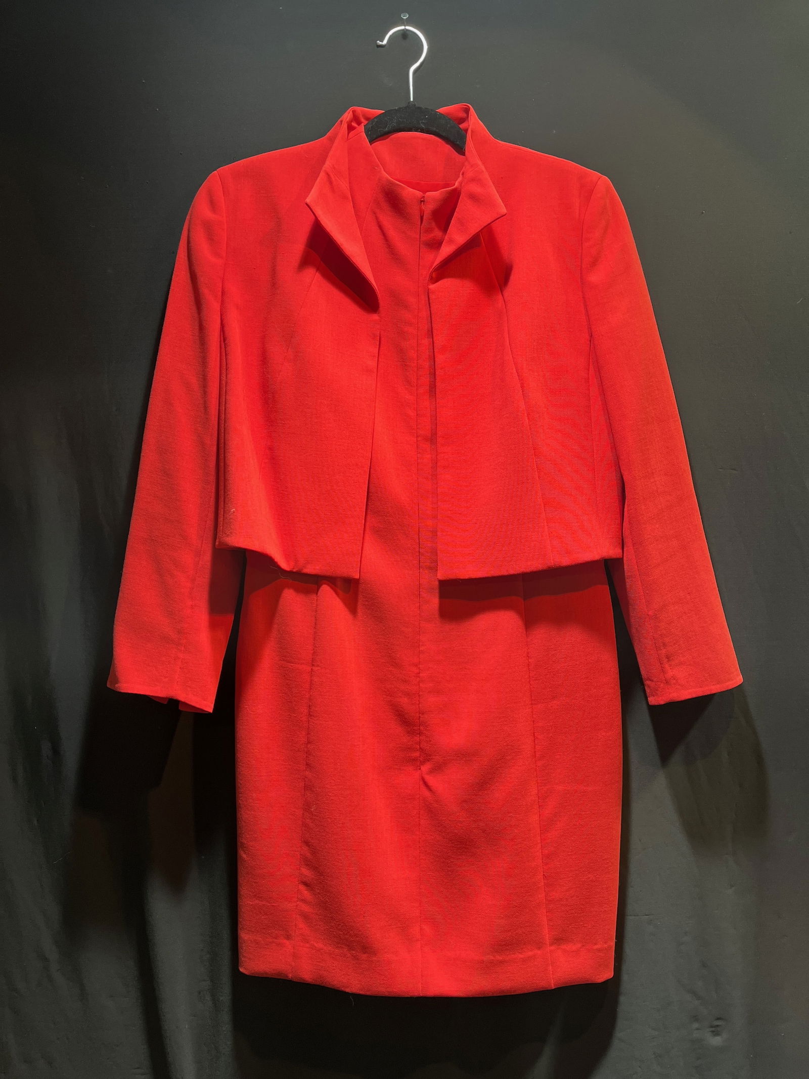 H60 Akris red dress and jacket set. (1 of 7)