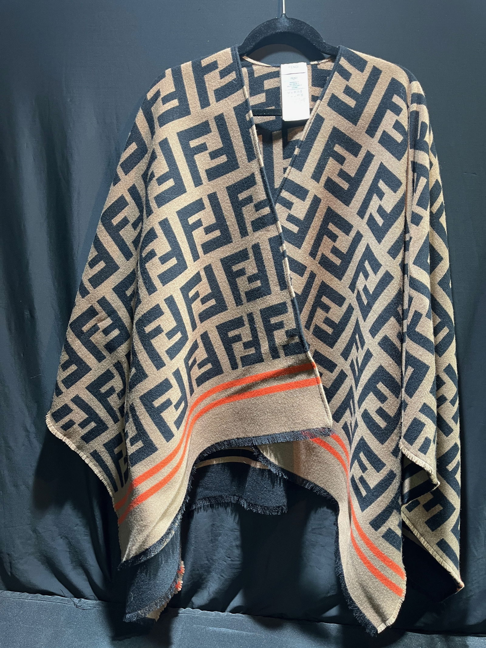 H3011 Fendi wool cape (1 of 5)