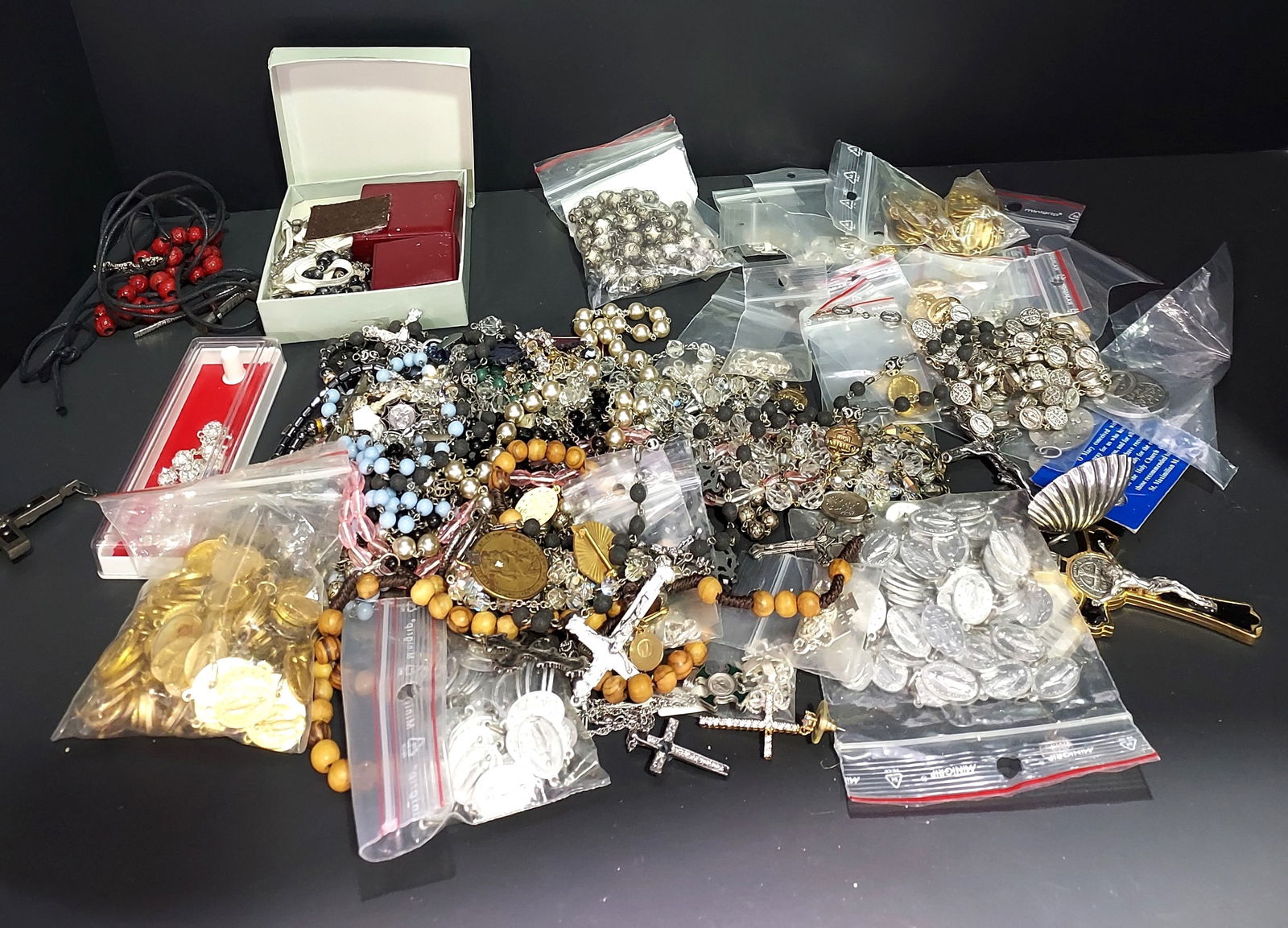 H537 200 pcs religious jewelry & accessories (1 of 6)