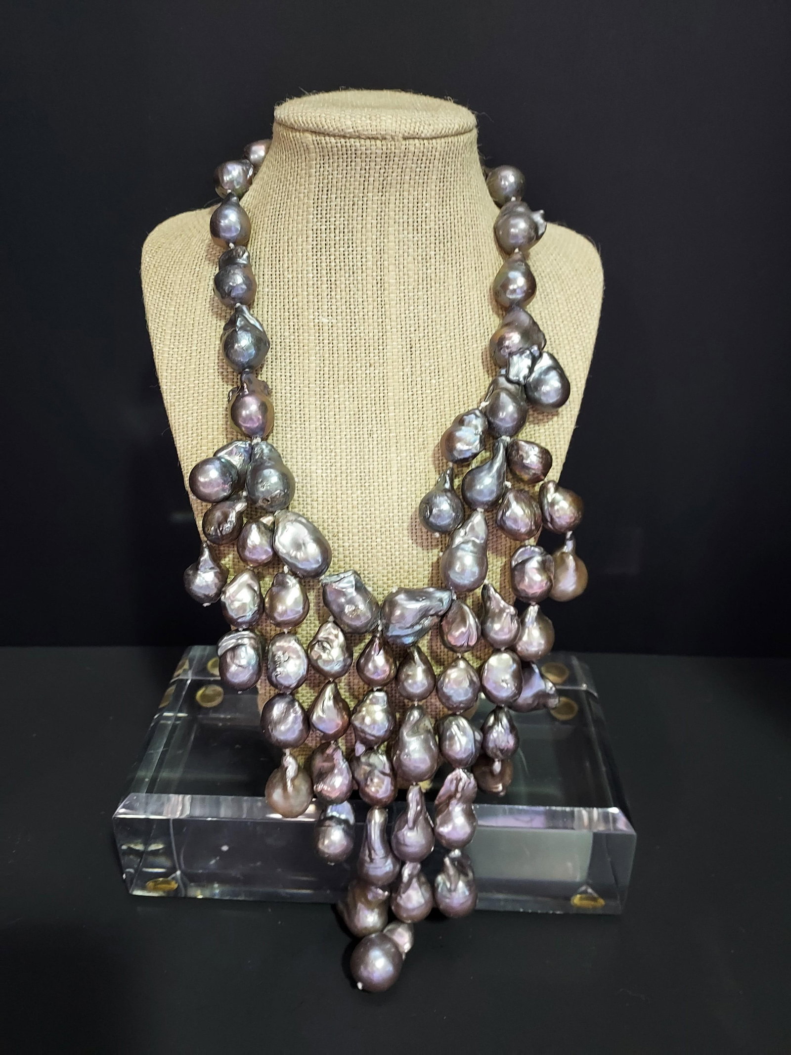 H521 Unsigned chunky baroque pearl necklace: Unsigned chunky baroque pearl necklace with a sterling silver clasp. Weight 376g.