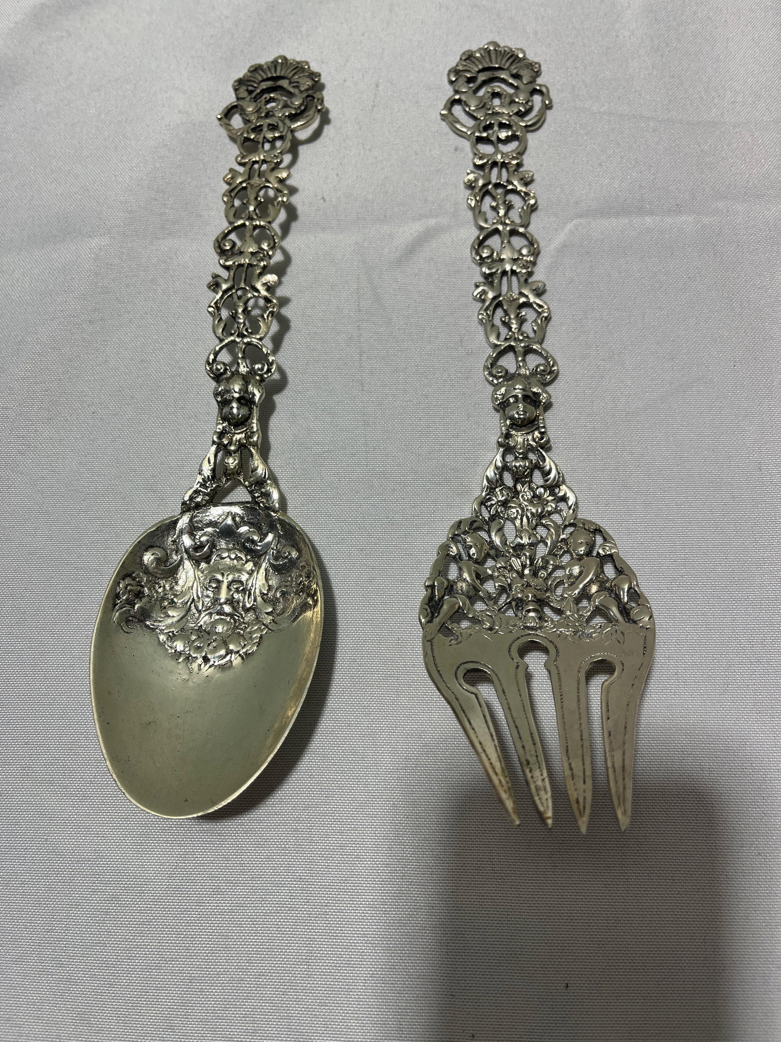 H128 Italian Ornamental 800 Silver fork / spoon: Italian ornamental 800 silver fork 10" and spoon 9". 120gm