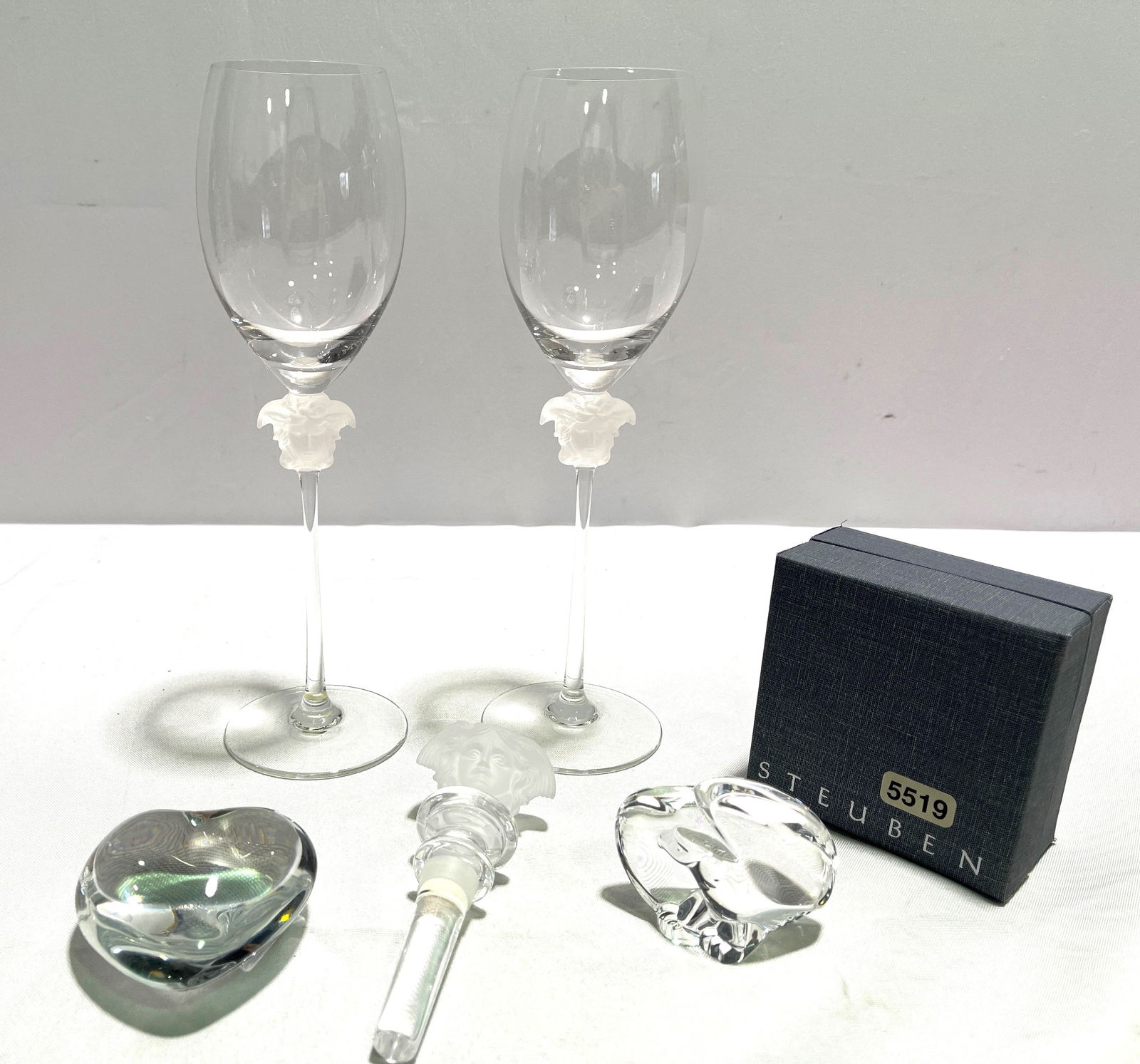 H430 pr Versace Wines 1 Versace stopper Steuben Ea (1 of 6)