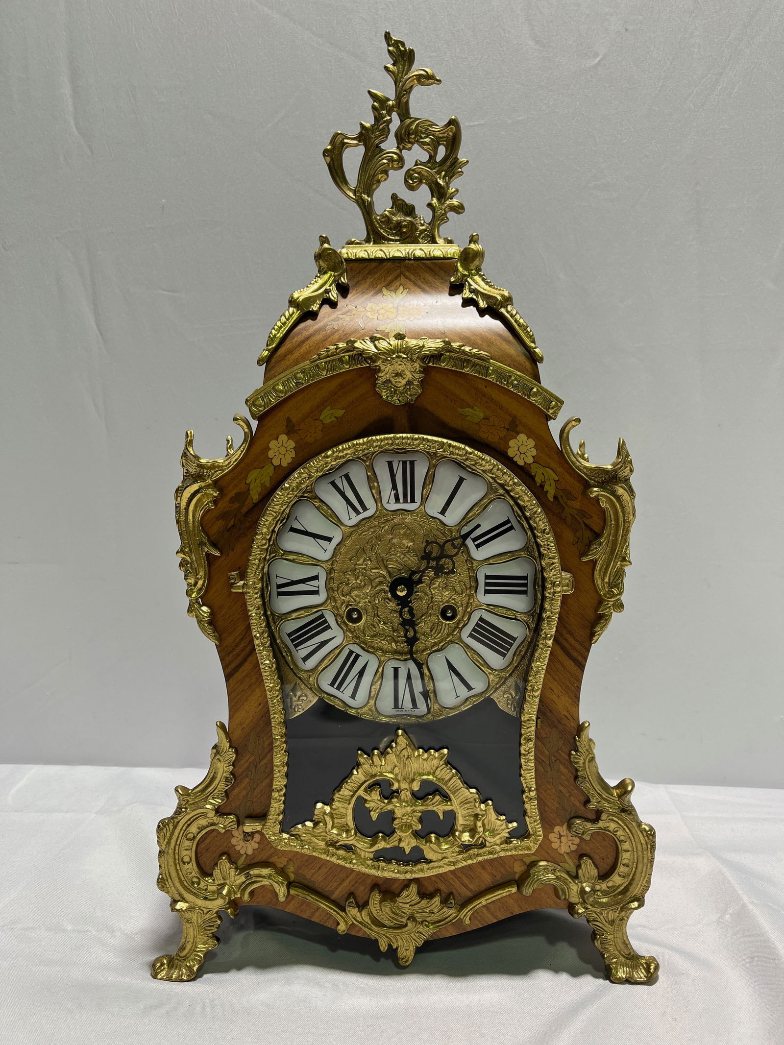 H420 An Italian Intarsia Mantle Clock (1 of 12)