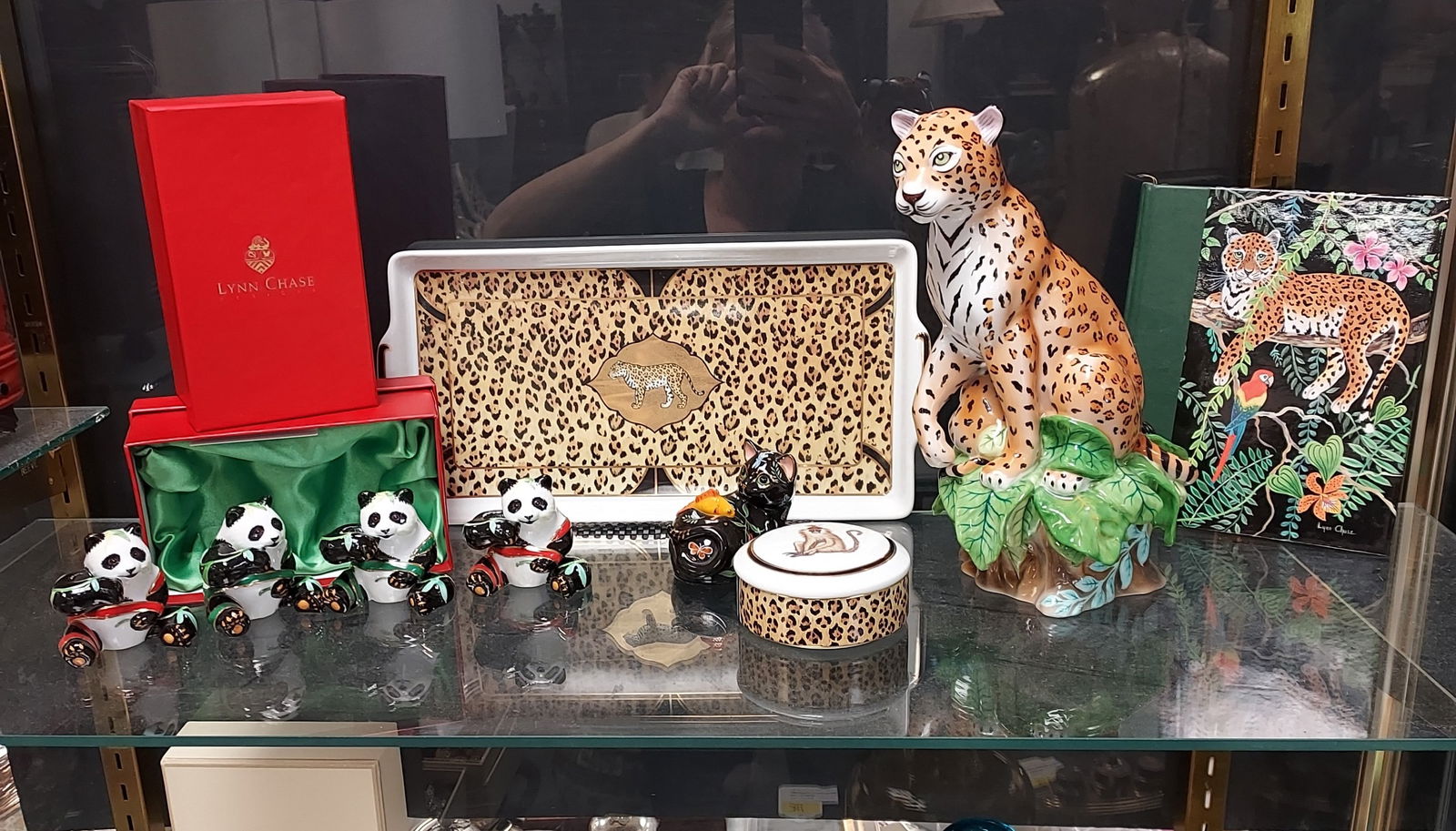 H410 & H1046 Lynn Chase Le Chat, Jaquars, Pandas P (1 of 8)