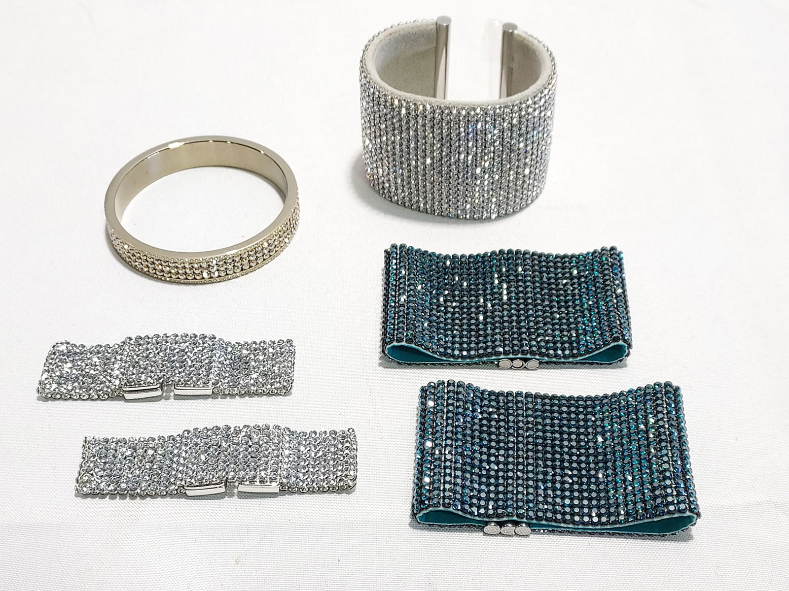 H578 Lot of six Swarovski bracelets (1 of 7)