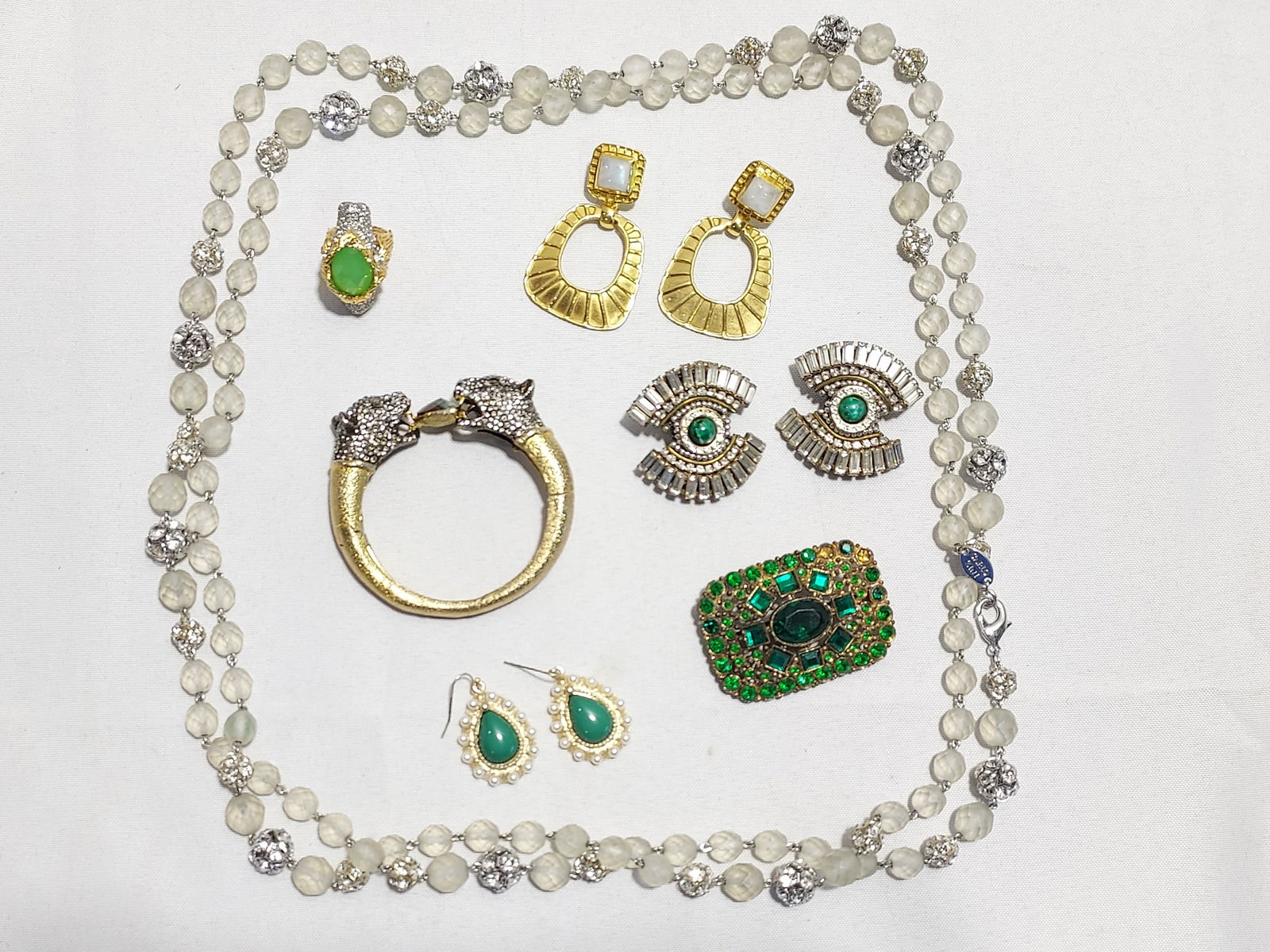 H598 8 pc signed and unsigned costume jewelry (1 of 5)