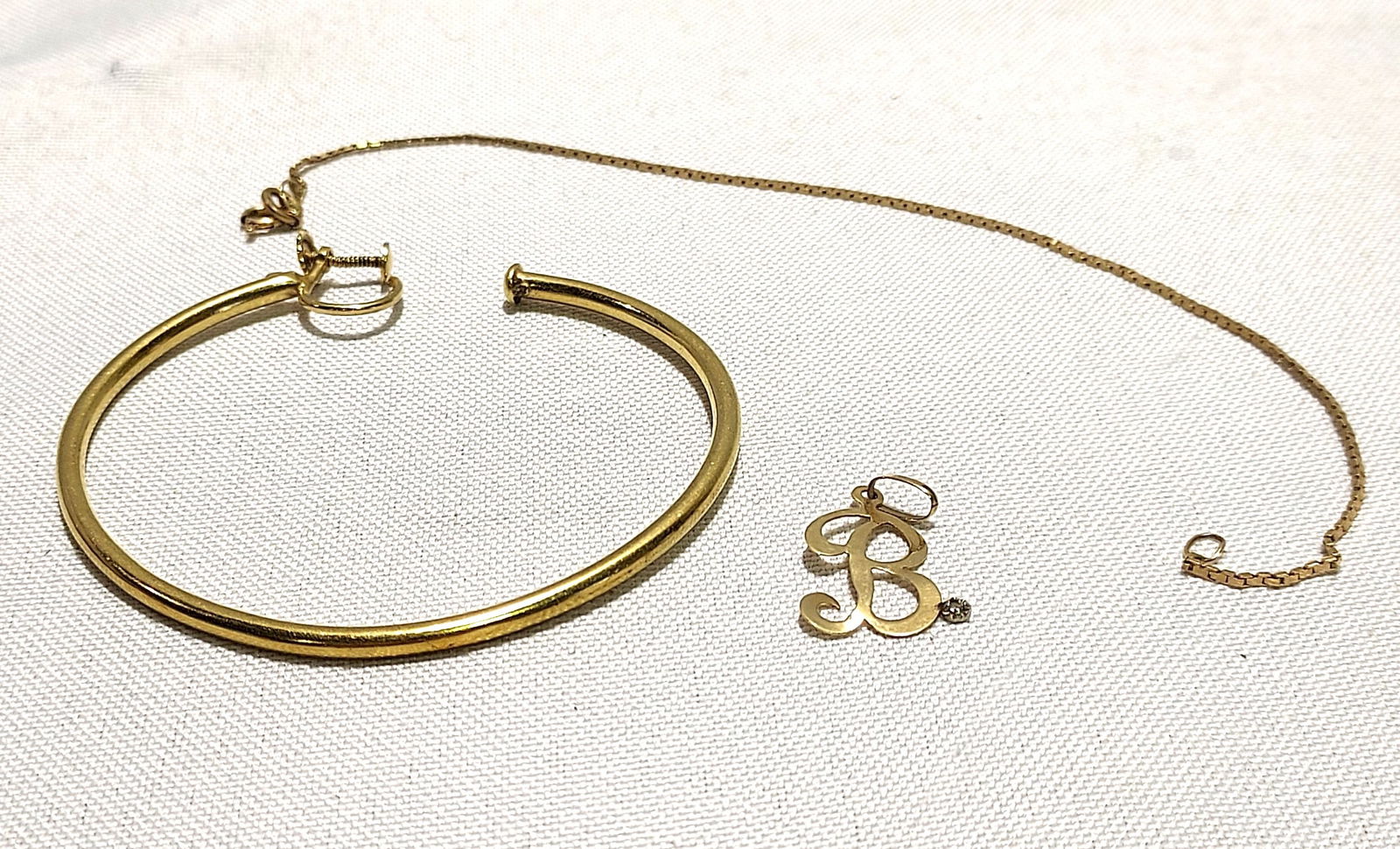 H660 3pc - 8 grams of unsigned 18k & 14k gold jewelry (1 of 1)