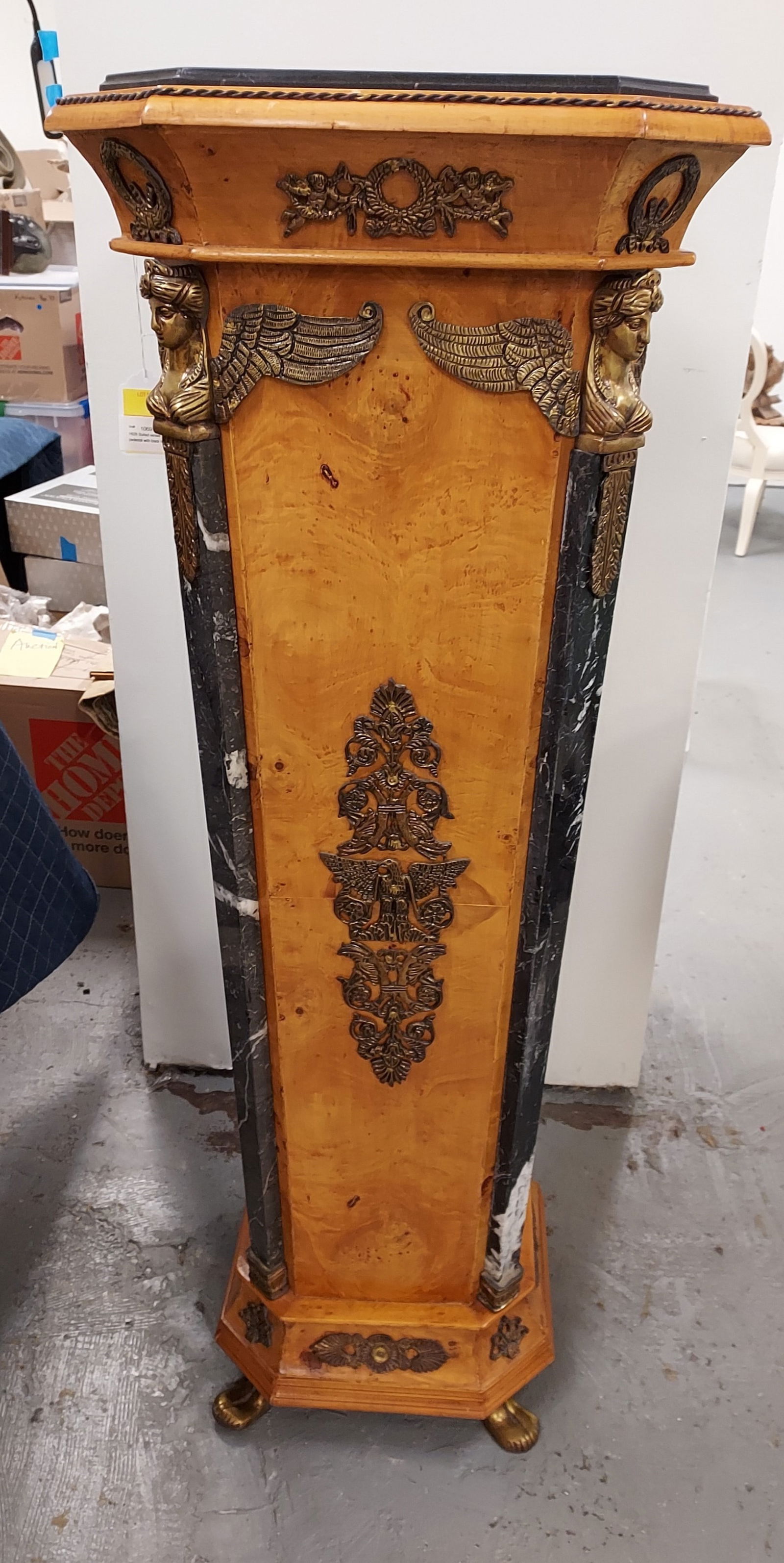 H928 Burled veneer and ormolu pedestal (1 of 11)