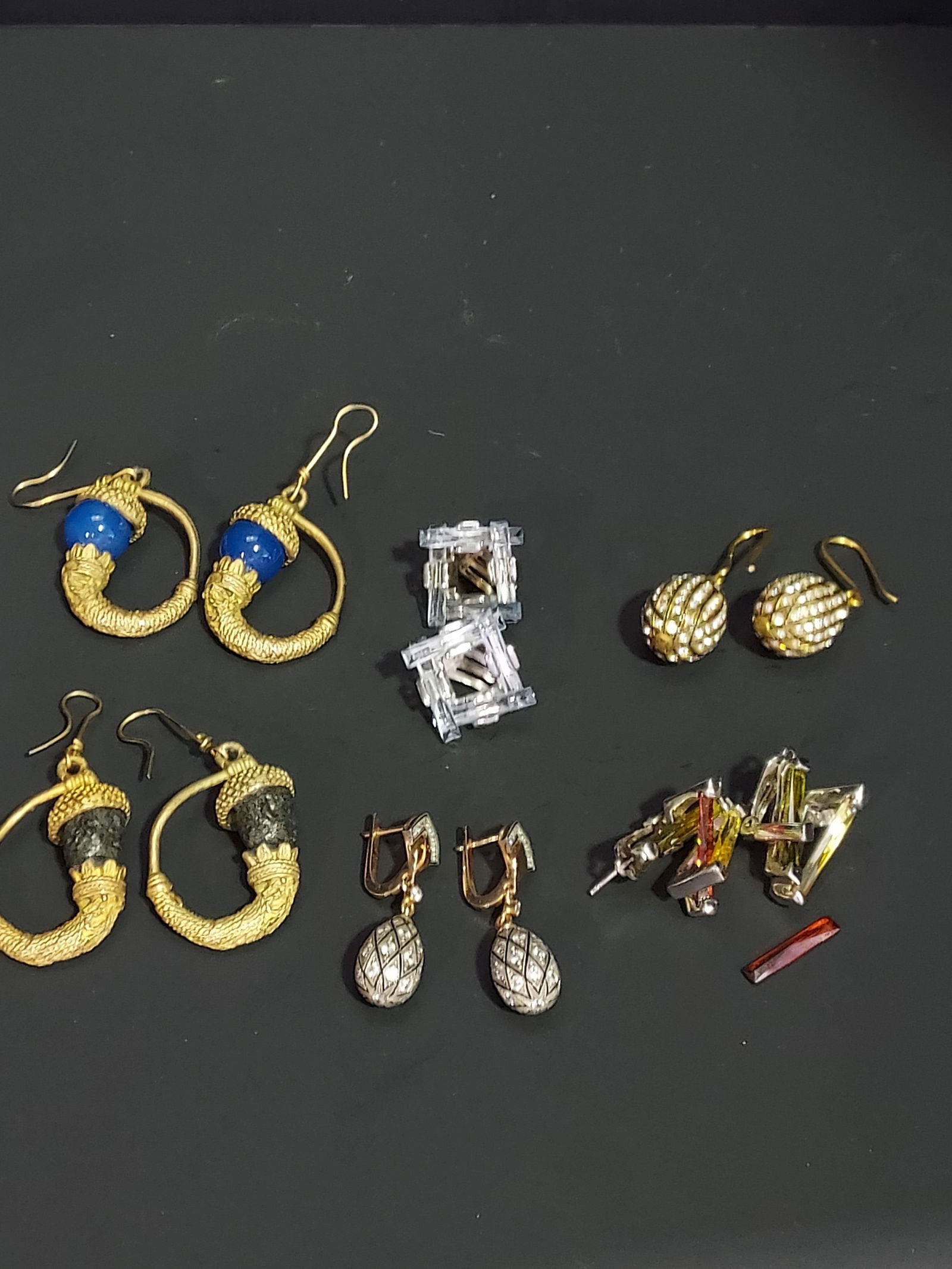 HJ175 Six pairs silver & gold plated earrings (1 of 5)