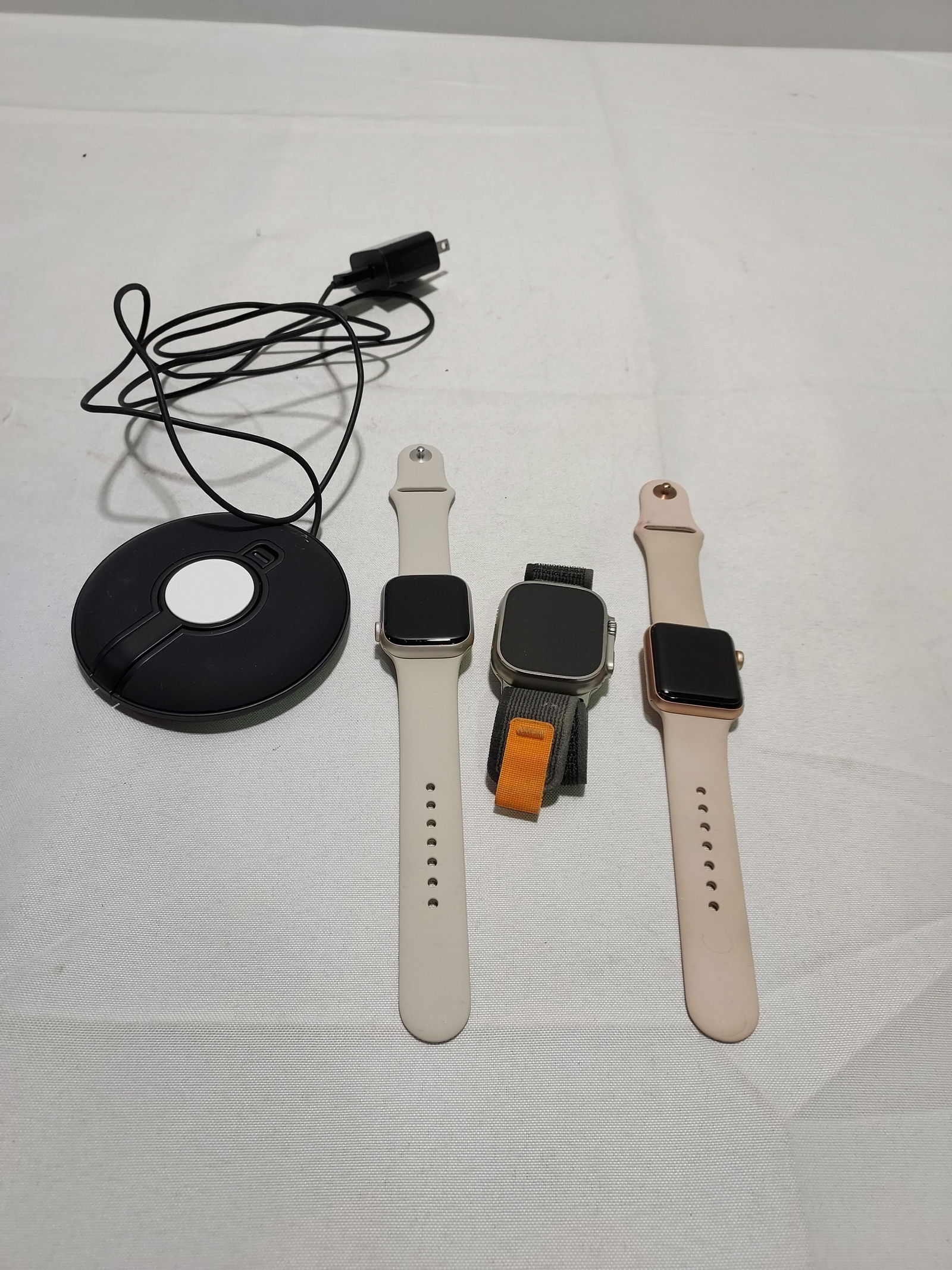 HJ265 Three Apple watches (1 of 6)